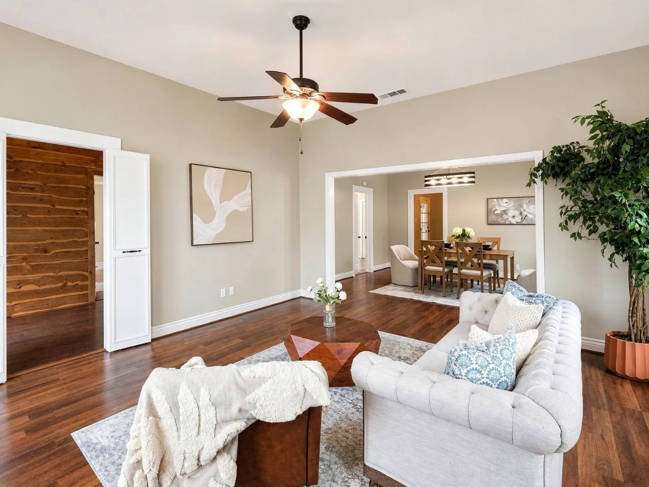 Single Family Residence For Sale in Grayson County , 620 S Crockett Street, Sherman, Texas 75090, 2 Bedroom, 1 Bathroom, Garage spaces, 1,408 Sqft, built in 1930, mls#21299554, Real Estate Agent in Sherman, Homes For Sale in Grayson county, Homes For Sale in Sherman, Realtor in Sherman Texas, Real Estate Brokerage Independent Realty Texas, Luminita Cordes Realtor