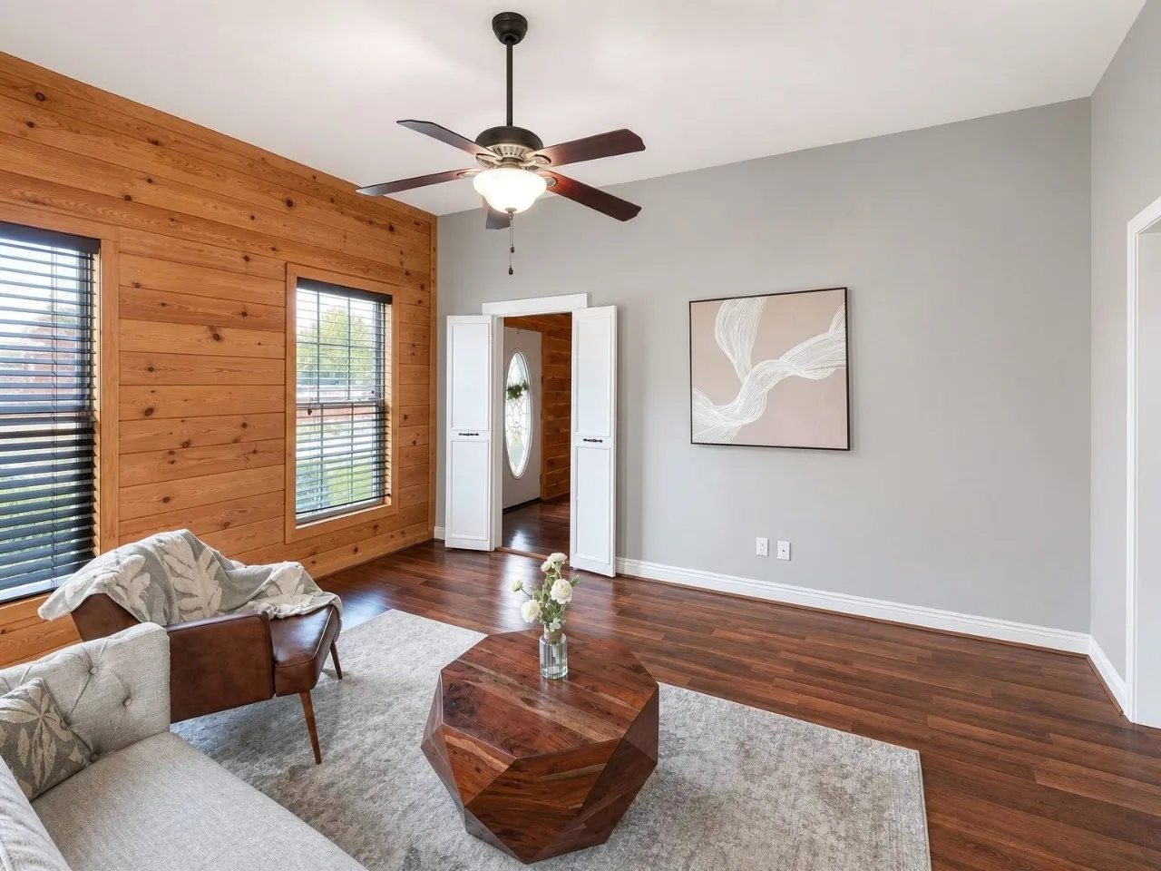 Single Family Residence For Sale in Grayson County , 620 S Crockett Street, Sherman, Texas 75090, 2 Bedroom, 1 Bathroom, Garage spaces, 1,408 Sqft, built in 1930, mls#21299554, Real Estate Agent in Sherman, Homes For Sale in Grayson county, Homes For Sale in Sherman, Realtor in Sherman Texas, Real Estate Brokerage Independent Realty Texas, Luminita Cordes Realtor