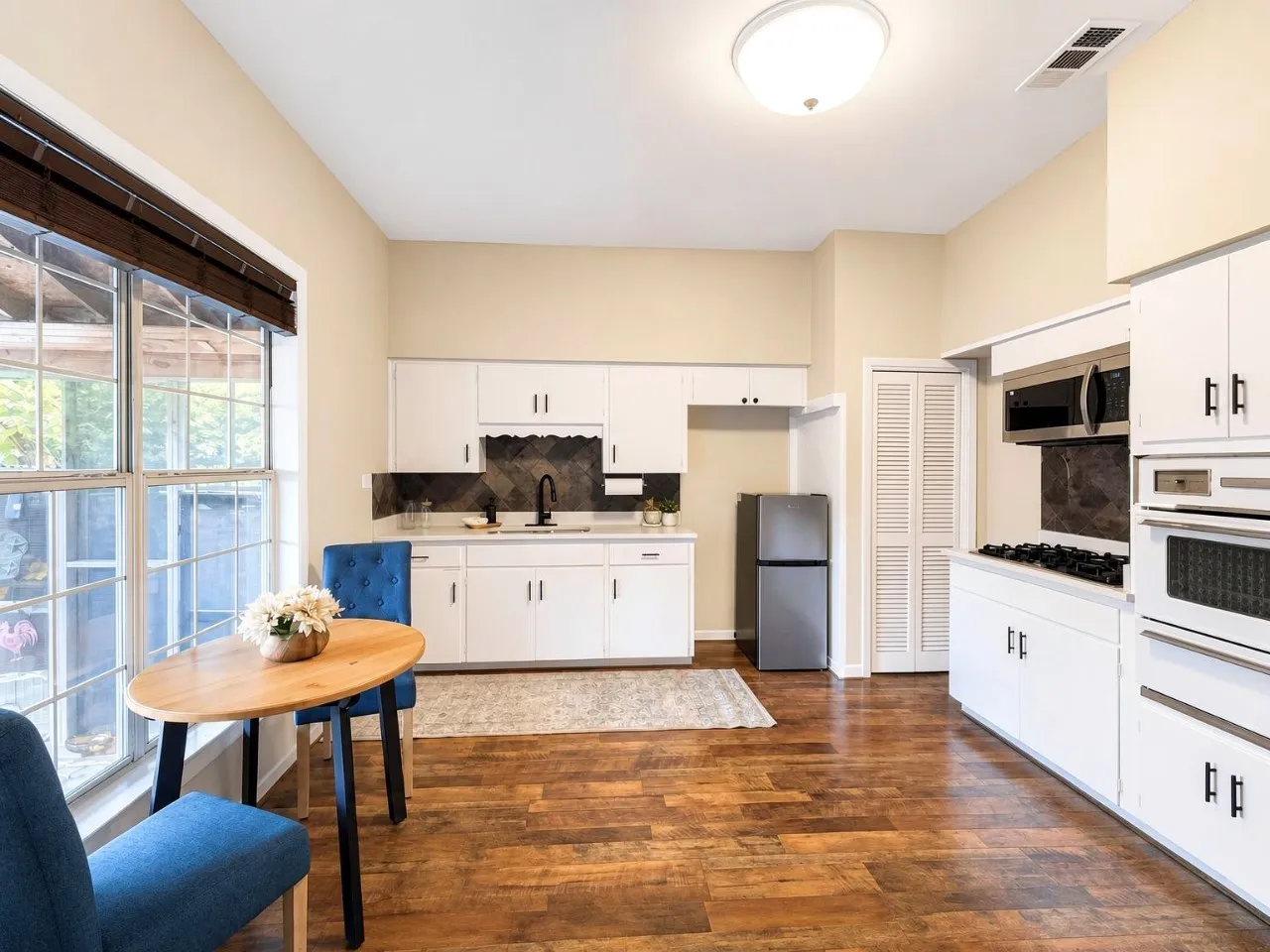 Single Family Residence For Sale in Grayson County , 620 S Crockett Street, Sherman, Texas 75090, 2 Bedroom, 1 Bathroom, Garage spaces, 1,408 Sqft, built in 1930, mls#21299554, Real Estate Agent in Sherman, Homes For Sale in Grayson county, Homes For Sale in Sherman, Realtor in Sherman Texas, Real Estate Brokerage Independent Realty Texas, Luminita Cordes Realtor