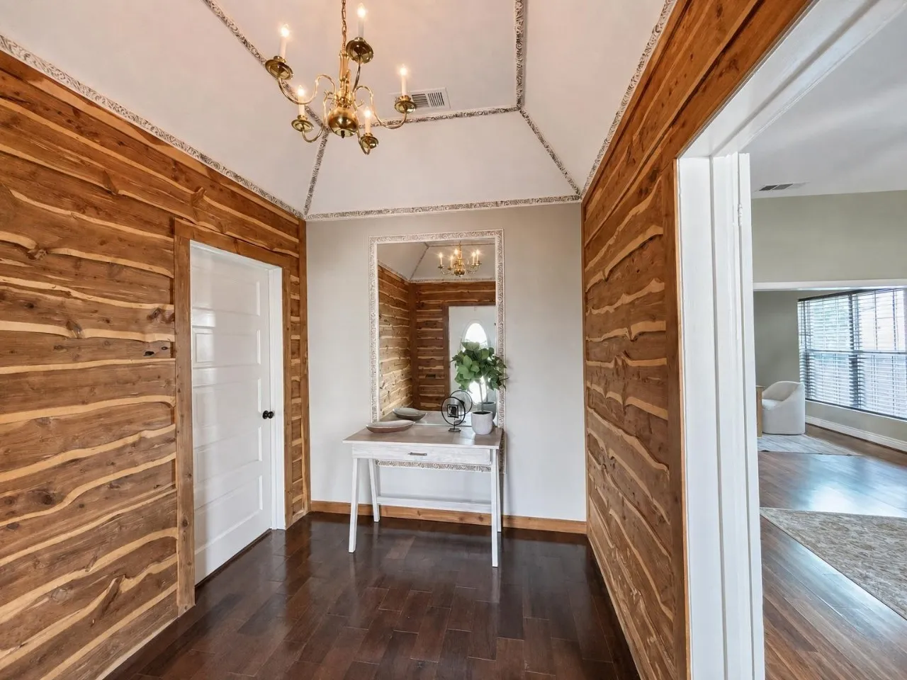 Single Family Residence For Sale in Grayson County , 620 S Crockett Street, Sherman, Texas 75090, 2 Bedroom, 1 Bathroom, Garage spaces, 1,408 Sqft, built in 1930, mls#21299554, Real Estate Agent in Sherman, Homes For Sale in Grayson county, Homes For Sale in Sherman, Realtor in Sherman Texas, Real Estate Brokerage Independent Realty Texas, Luminita Cordes Realtor
