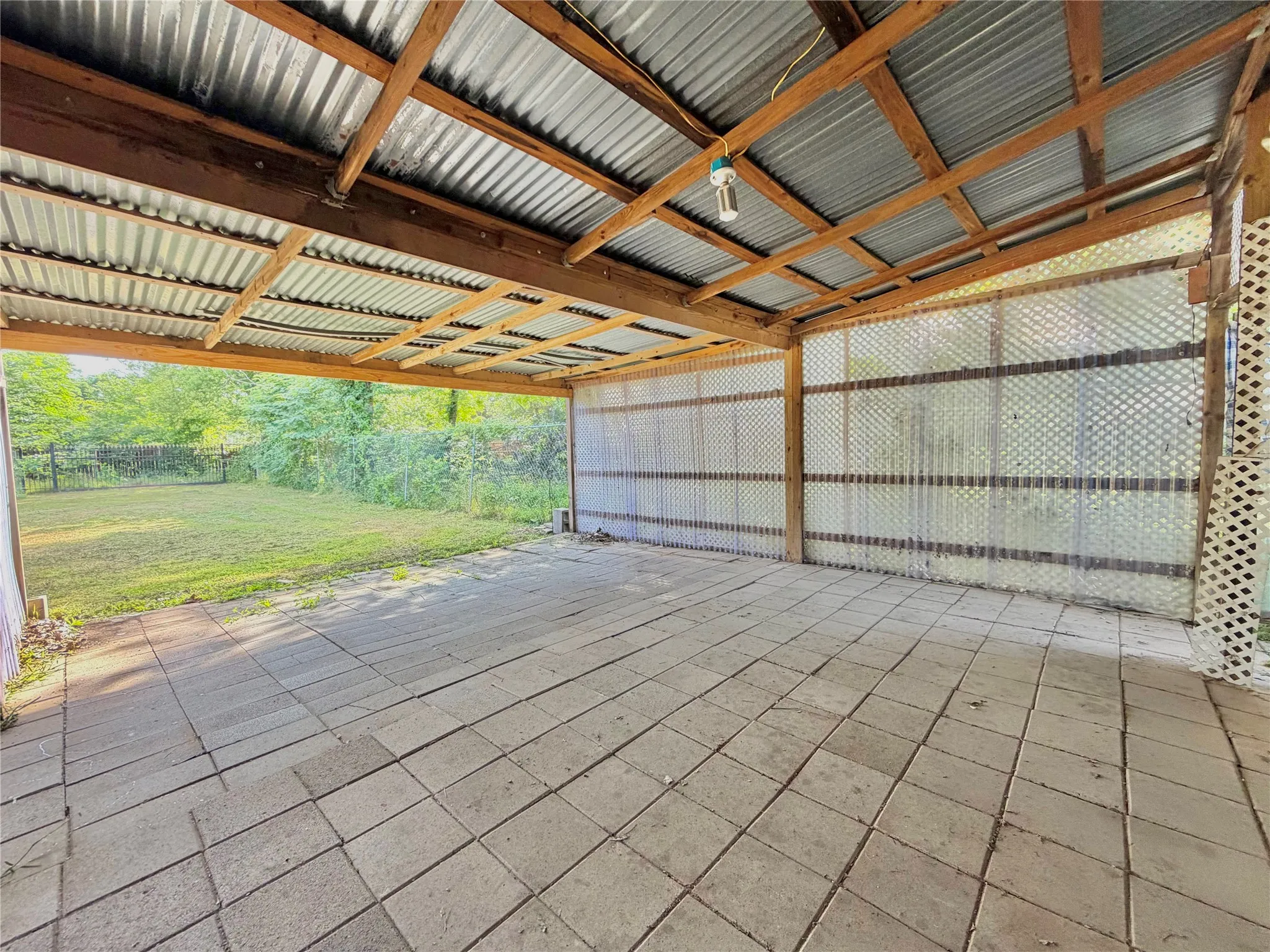 Manufactured Home For Sale in Mc Lennan County , 2022 Parrish Street, Waco, Texas 76705, 3 Bedroom, 2 Bathroom, Garage spaces, 1,120 Sqft, built in 2003, mls#21311706, Real Estate Agent in Waco, Homes For Sale in Mc Lennan county, Homes For Sale in Waco, Realtor in Waco Texas, Real Estate Brokerage Independent Realty Texas, Luminita Cordes Realtor
