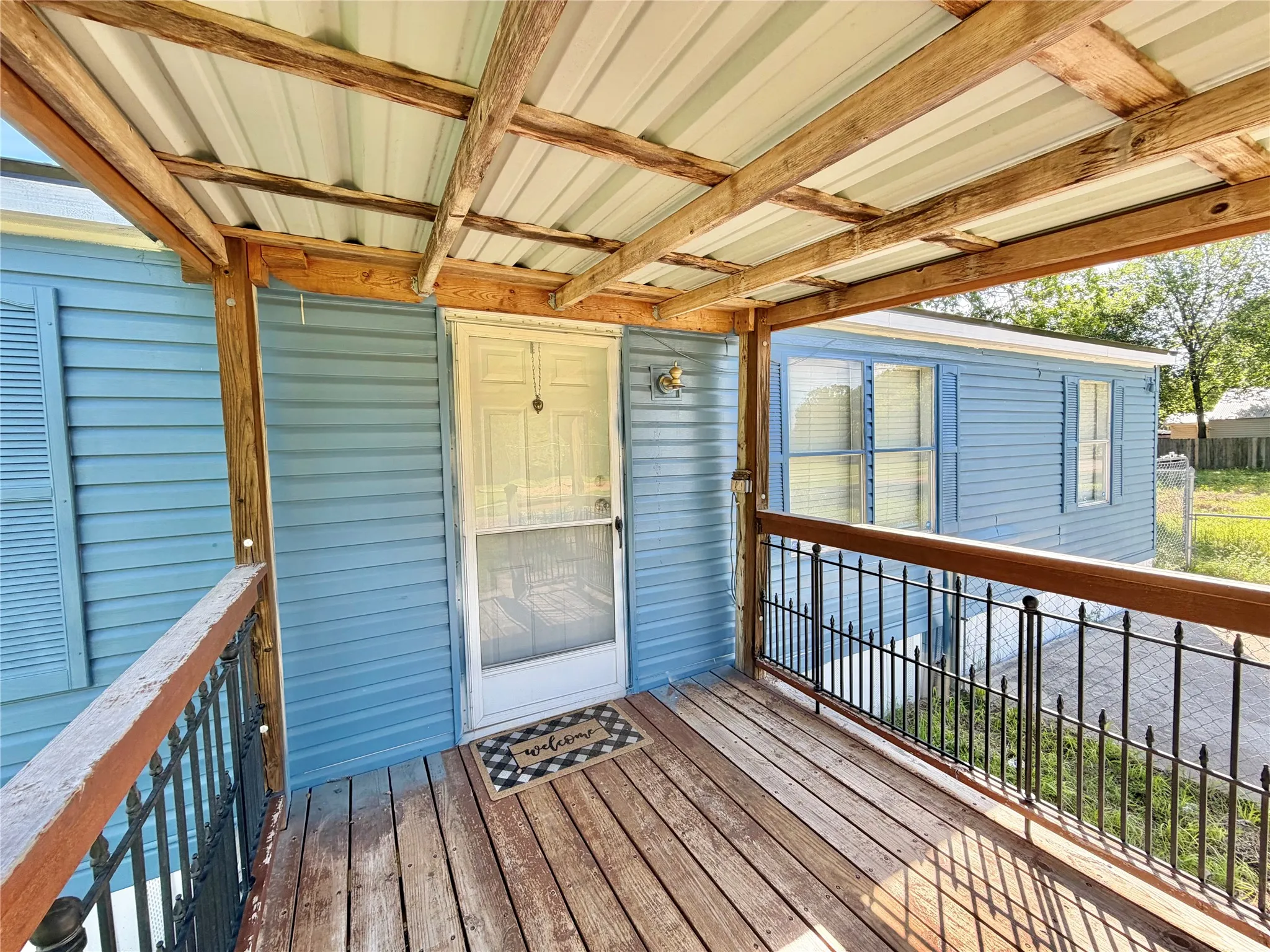 Manufactured Home For Sale in Mc Lennan County , 2022 Parrish Street, Waco, Texas 76705, 3 Bedroom, 2 Bathroom, Garage spaces, 1,120 Sqft, built in 2003, mls#21311706, Real Estate Agent in Waco, Homes For Sale in Mc Lennan county, Homes For Sale in Waco, Realtor in Waco Texas, Real Estate Brokerage Independent Realty Texas, Luminita Cordes Realtor