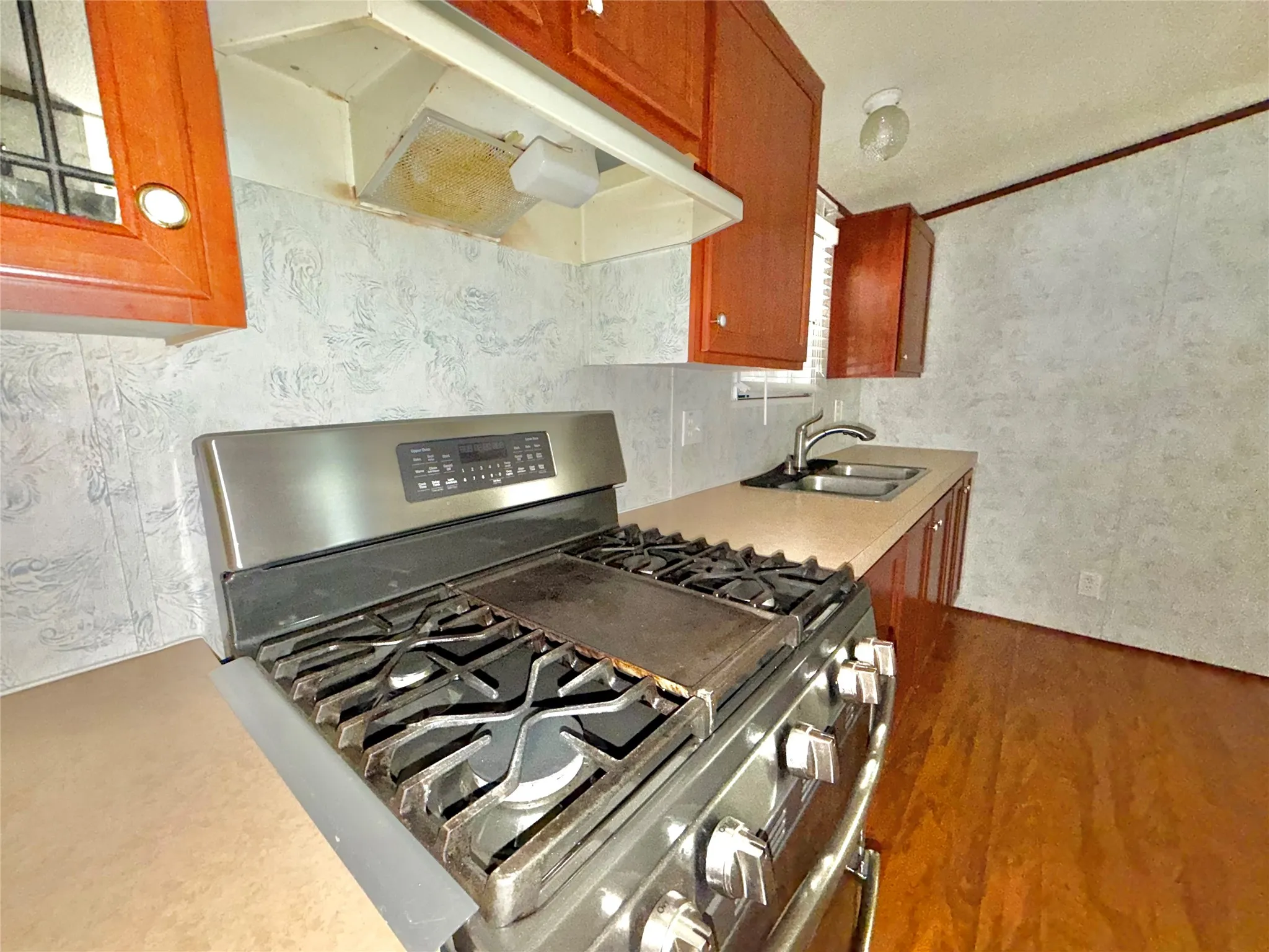 Manufactured Home For Sale in Mc Lennan County , 2022 Parrish Street, Waco, Texas 76705, 3 Bedroom, 2 Bathroom, Garage spaces, 1,120 Sqft, built in 2003, mls#21311706, Real Estate Agent in Waco, Homes For Sale in Mc Lennan county, Homes For Sale in Waco, Realtor in Waco Texas, Real Estate Brokerage Independent Realty Texas, Luminita Cordes Realtor