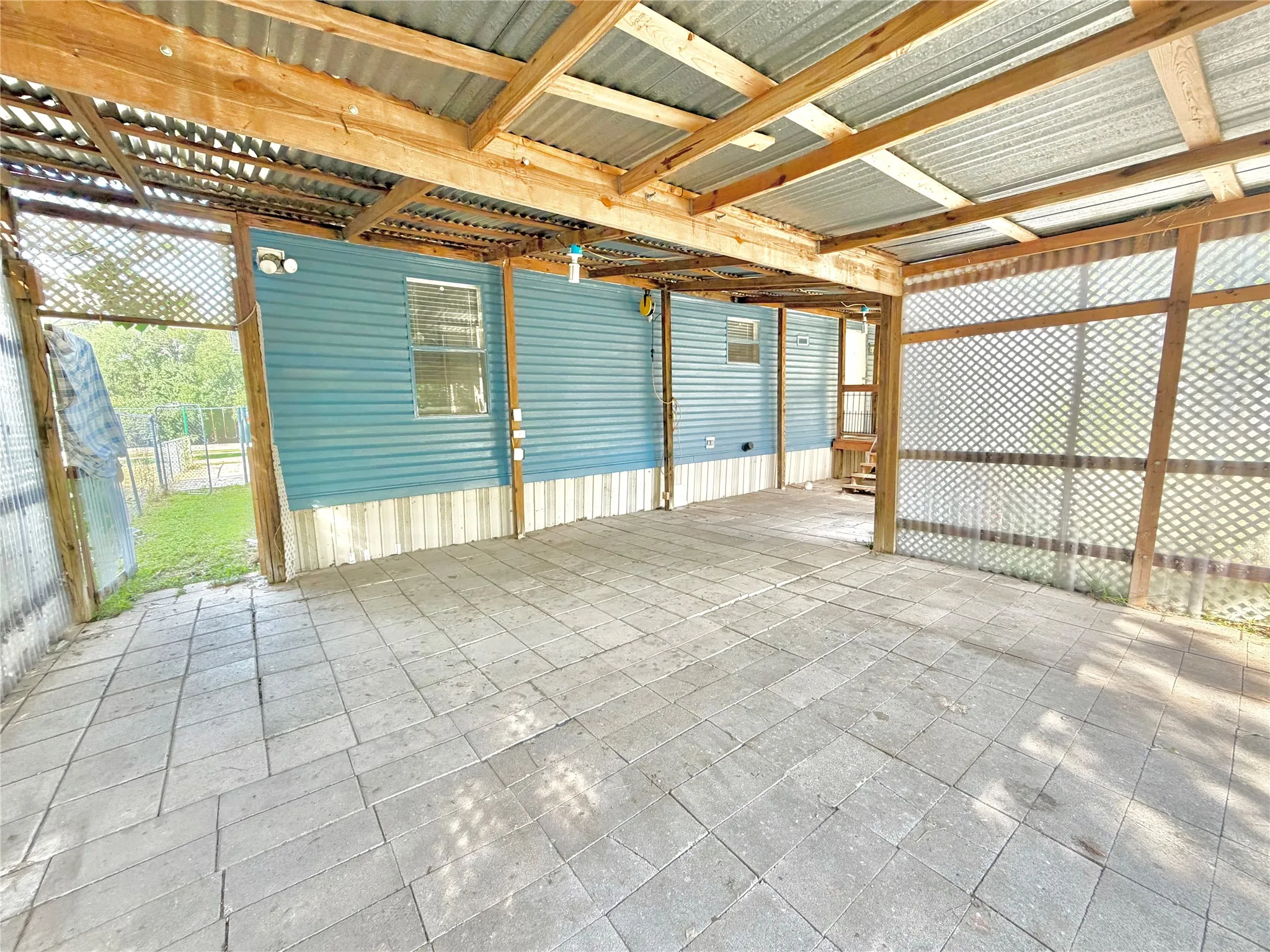 Manufactured Home For Sale in Mc Lennan County , 2022 Parrish Street, Waco, Texas 76705, 3 Bedroom, 2 Bathroom, Garage spaces, 1,120 Sqft, built in 2003, mls#21311706, Real Estate Agent in Waco, Homes For Sale in Mc Lennan county, Homes For Sale in Waco, Realtor in Waco Texas, Real Estate Brokerage Independent Realty Texas, Luminita Cordes Realtor