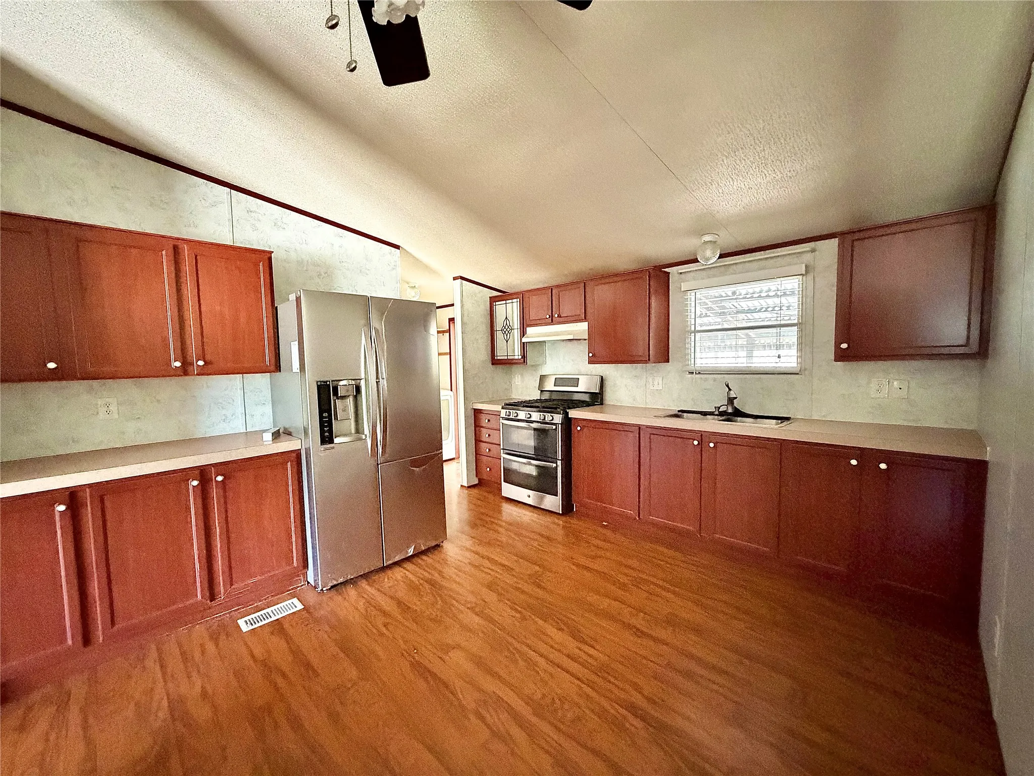 Manufactured Home For Sale in Mc Lennan County , 2022 Parrish Street, Waco, Texas 76705, 3 Bedroom, 2 Bathroom, Garage spaces, 1,120 Sqft, built in 2003, mls#21311706, Real Estate Agent in Waco, Homes For Sale in Mc Lennan county, Homes For Sale in Waco, Realtor in Waco Texas, Real Estate Brokerage Independent Realty Texas, Luminita Cordes Realtor