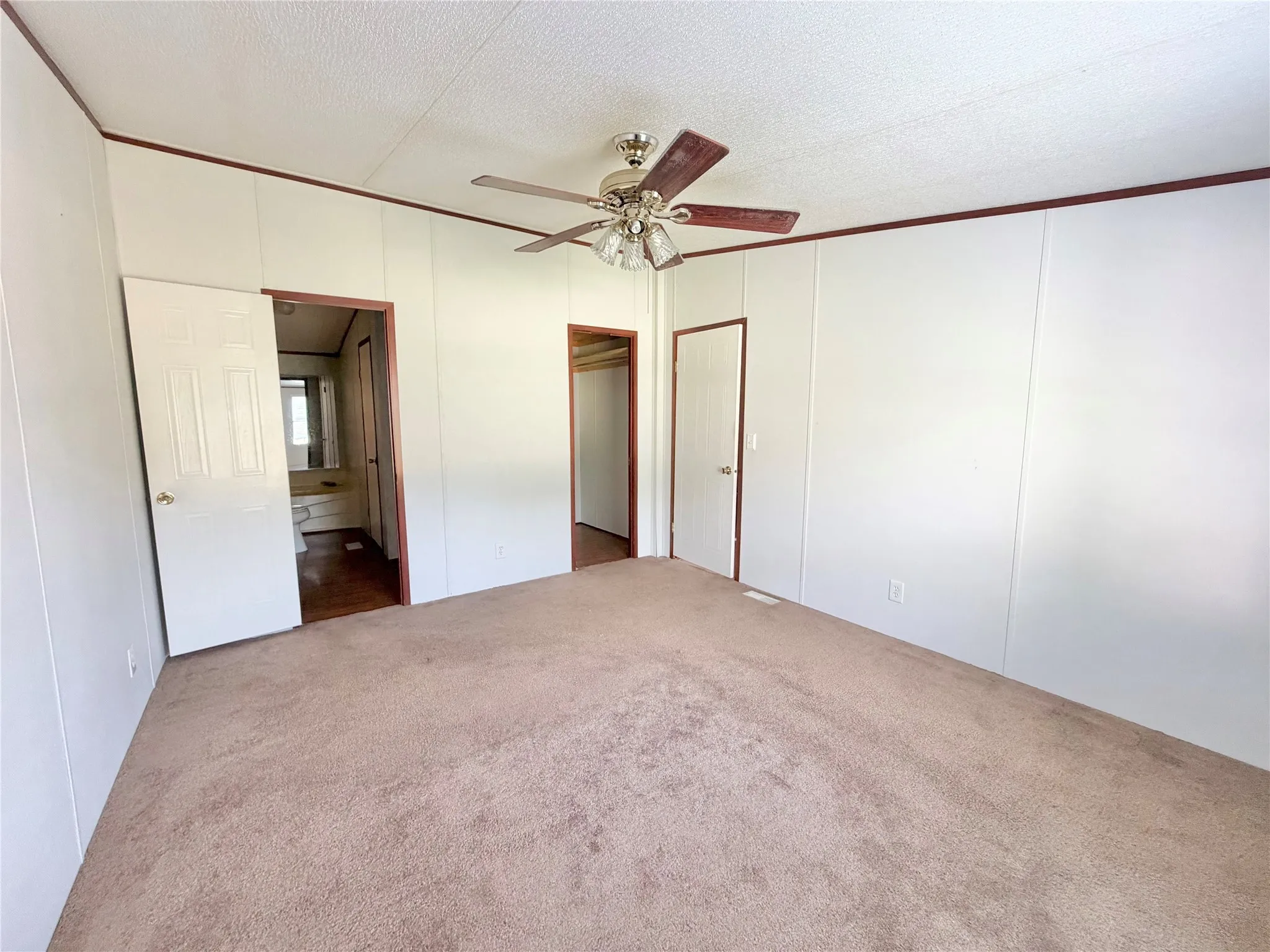 Manufactured Home For Sale in Mc Lennan County , 2022 Parrish Street, Waco, Texas 76705, 3 Bedroom, 2 Bathroom, Garage spaces, 1,120 Sqft, built in 2003, mls#21311706, Real Estate Agent in Waco, Homes For Sale in Mc Lennan county, Homes For Sale in Waco, Realtor in Waco Texas, Real Estate Brokerage Independent Realty Texas, Luminita Cordes Realtor