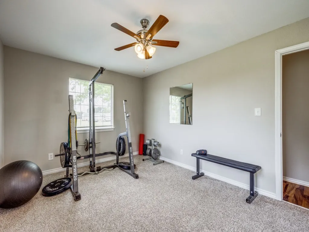 Single Family Residence For Sale in Fannin County , 411 W Houston Street, Leonard, Texas 75452, 4 Bedroom, 3 Bathroom, Garage spaces, 1,896 Sqft, built in 1998, mls#21311753, Real Estate Agent in Leonard, Homes For Sale in Fannin county, Homes For Sale in Leonard, Realtor in Leonard Texas, Real Estate Brokerage Independent Realty Texas, Luminita Cordes Realtor