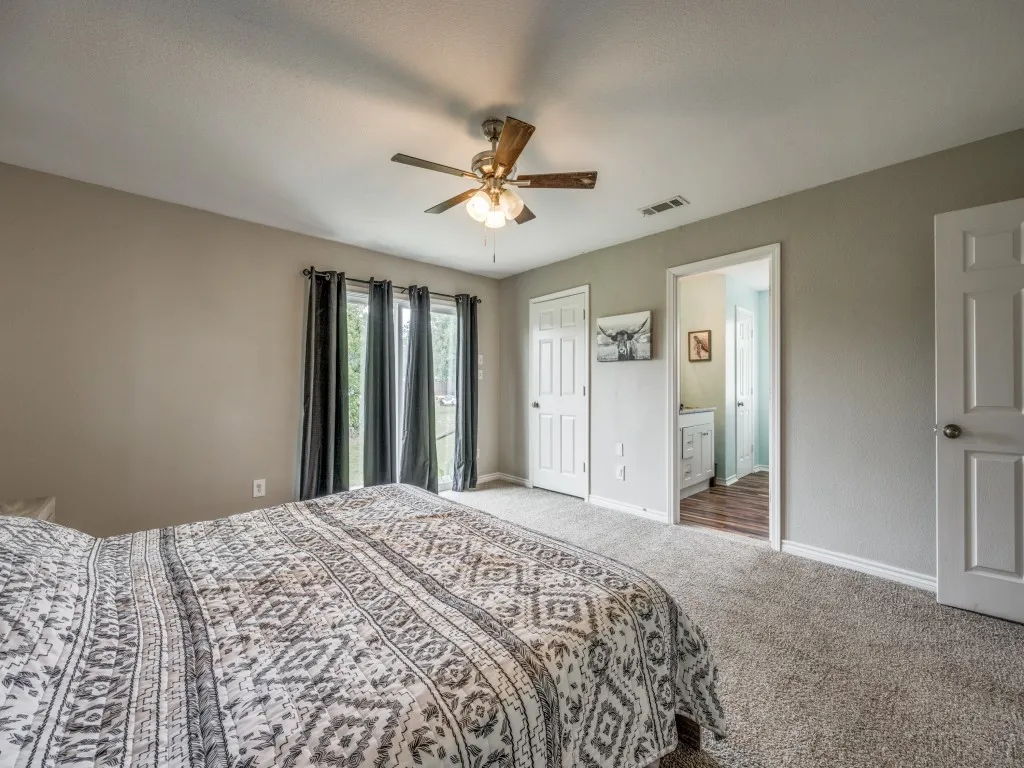Single Family Residence For Sale in Fannin County , 411 W Houston Street, Leonard, Texas 75452, 4 Bedroom, 3 Bathroom, Garage spaces, 1,896 Sqft, built in 1998, mls#21311753, Real Estate Agent in Leonard, Homes For Sale in Fannin county, Homes For Sale in Leonard, Realtor in Leonard Texas, Real Estate Brokerage Independent Realty Texas, Luminita Cordes Realtor