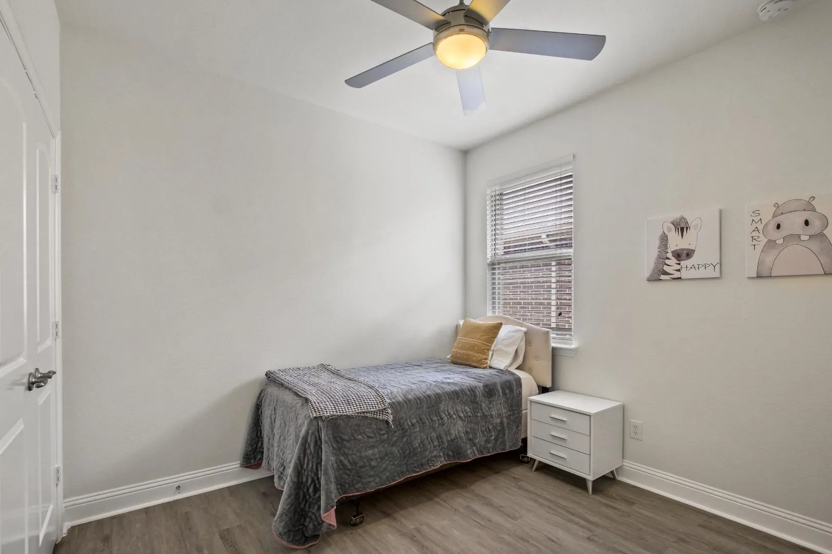 Single Family Residence For Sale in Denton County , 1509 Waterfall Lane, Little Elm, Texas 75068, 4 Bedroom, 3 Bathroom, 2 Garage spaces, 2,522 Sqft, built in 2014, mls#21311667, Real Estate Agent in Little Elm, Homes For Sale in Denton county, Homes For Sale in Little Elm, Realtor in Little Elm Texas, Real Estate Brokerage Independent Realty Texas, Luminita Cordes Realtor