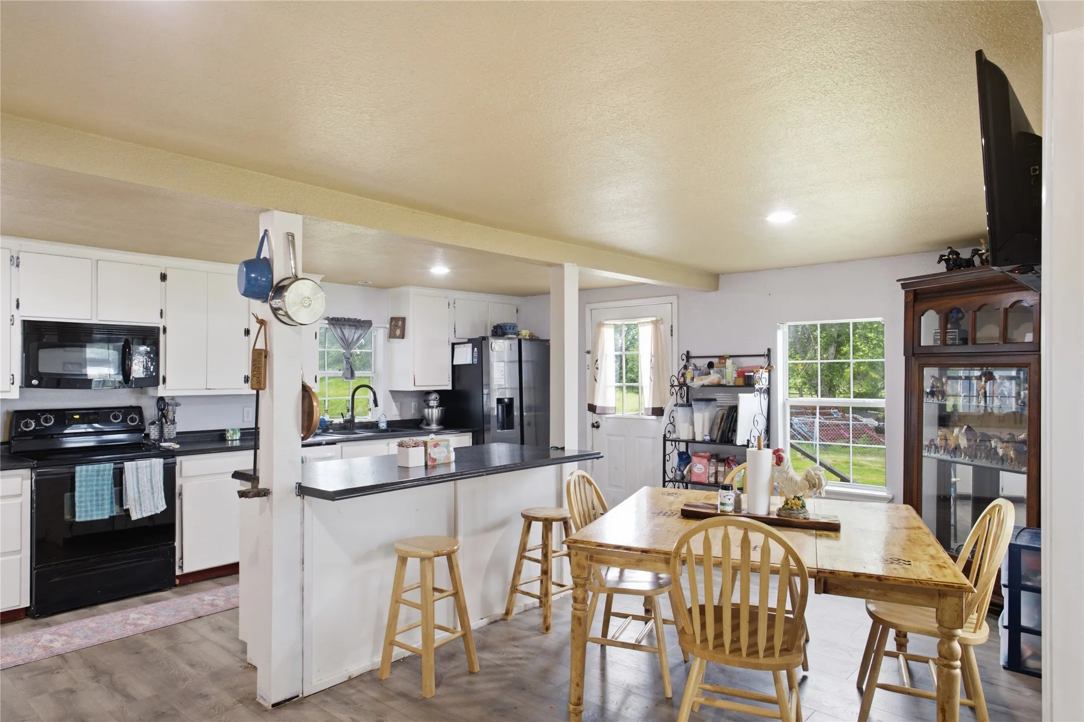 Single Family Residence For Sale in Fannin County , 13017 E Fm 273, Telephone, Texas 75488, 2 Bedroom, 1 Bathroom, Garage spaces, 1,332 Sqft, built in 1940, mls#21305185, Real Estate Agent in Telephone, Homes For Sale in Fannin county, Homes For Sale in Telephone, Realtor in Telephone Texas, Real Estate Brokerage Independent Realty Texas, Luminita Cordes Realtor