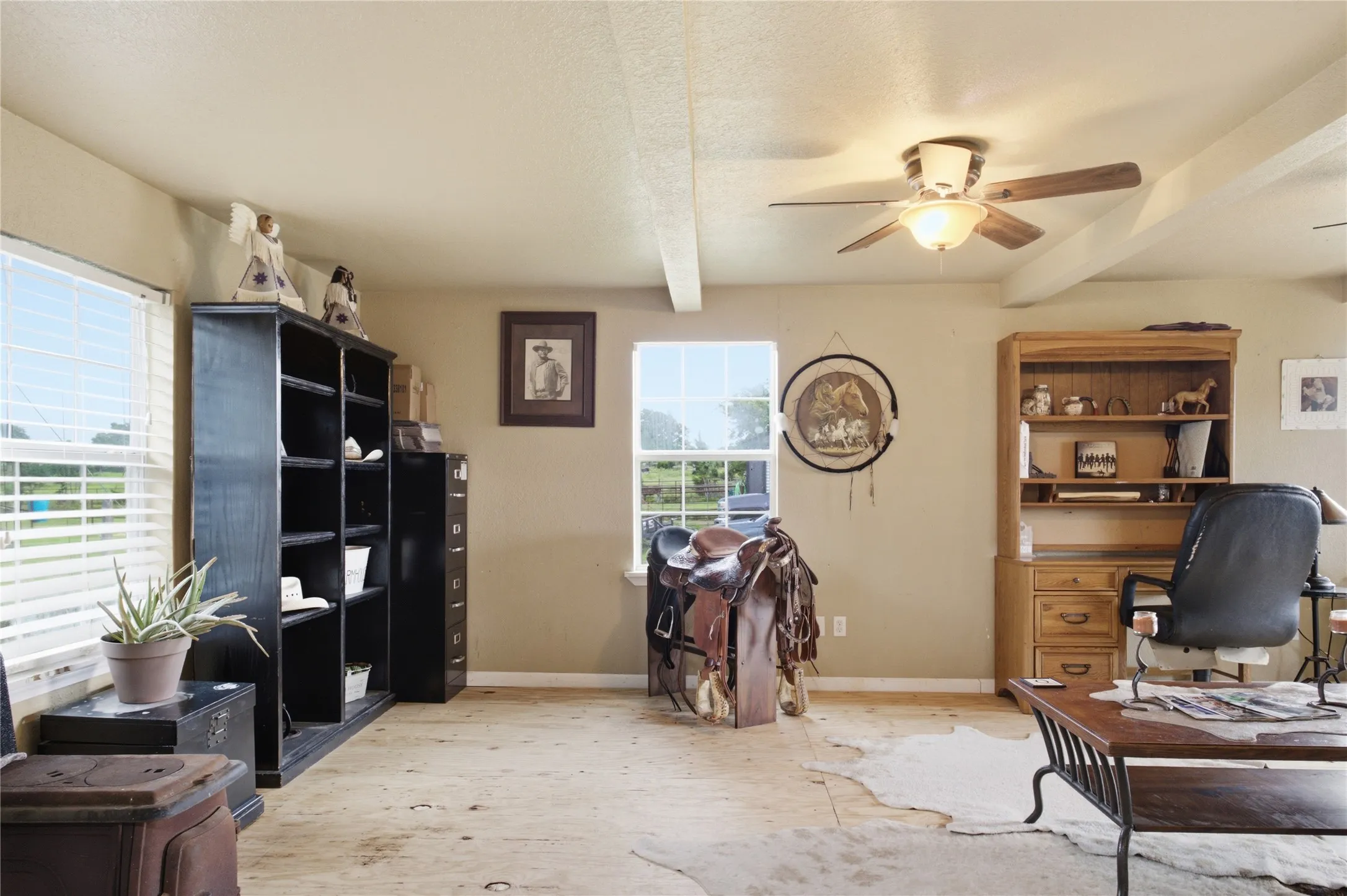 Single Family Residence For Sale in Fannin County , 13017 E Fm 273, Telephone, Texas 75488, 2 Bedroom, 1 Bathroom, Garage spaces, 1,332 Sqft, built in 1940, mls#21305185, Real Estate Agent in Telephone, Homes For Sale in Fannin county, Homes For Sale in Telephone, Realtor in Telephone Texas, Real Estate Brokerage Independent Realty Texas, Luminita Cordes Realtor