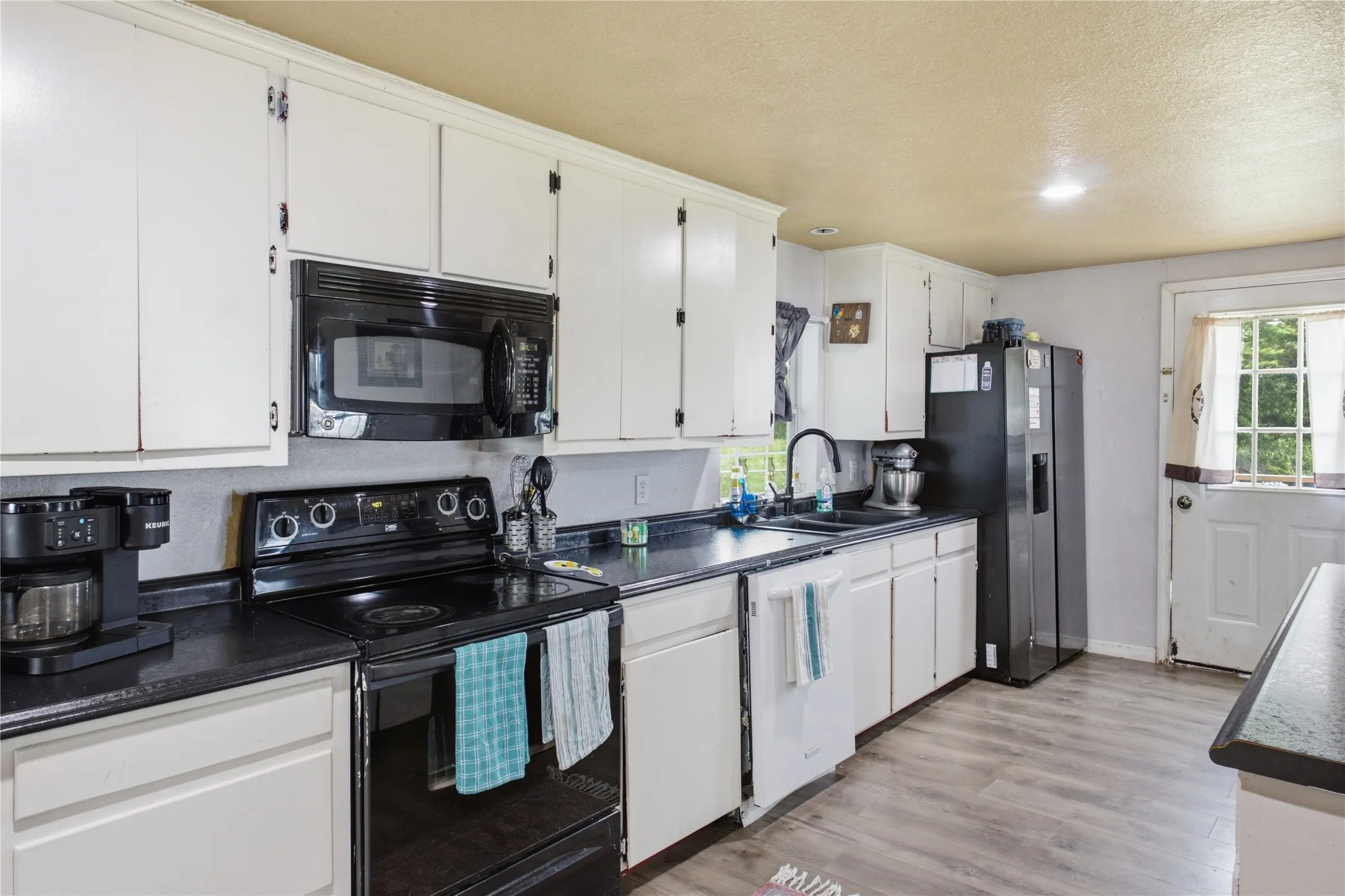 Single Family Residence For Sale in Fannin County , 13017 E Fm 273, Telephone, Texas 75488, 2 Bedroom, 1 Bathroom, Garage spaces, 1,332 Sqft, built in 1940, mls#21305185, Real Estate Agent in Telephone, Homes For Sale in Fannin county, Homes For Sale in Telephone, Realtor in Telephone Texas, Real Estate Brokerage Independent Realty Texas, Luminita Cordes Realtor