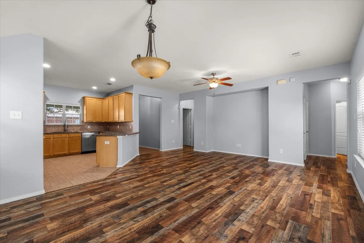 Single Family Residence For Sale in Tarrant County , 4604 Fern Valley Drive, Fort Worth, Texas 76244, 3 Bedroom, 2 Bathroom, 2 Garage spaces, 1,404 Sqft, built in 2011, Price $299,000, mls#21311764, Real Estate Agent in Fort Worth, Homes For Sale in Tarrant county, Homes For Sale in Fort Worth, Realtor in Fort Worth Texas, Real Estate Brokerage Independent Realty Texas, Luminita Cordes Realtor