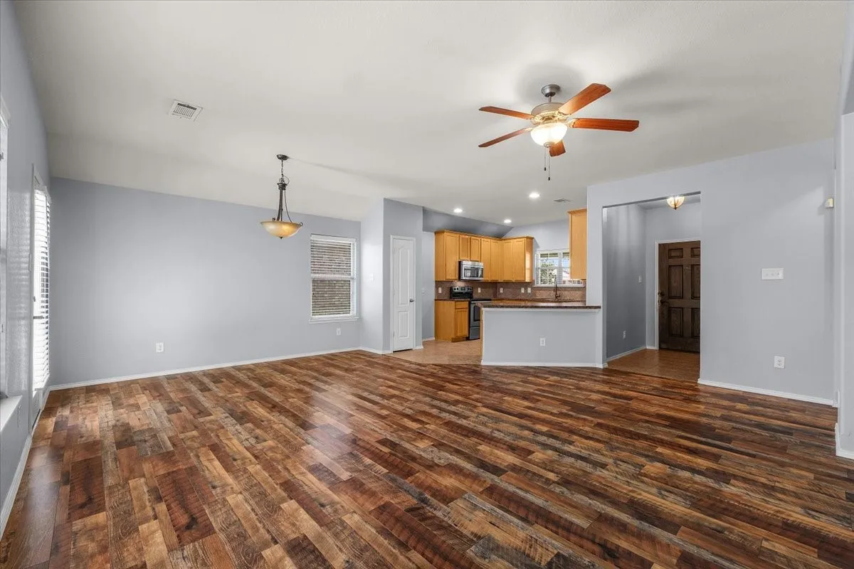 Single Family Residence For Sale in Tarrant County , 4604 Fern Valley Drive, Fort Worth, Texas 76244, 3 Bedroom, 2 Bathroom, 2 Garage spaces, 1,404 Sqft, built in 2011, Price $299,000, mls#21311764, Real Estate Agent in Fort Worth, Homes For Sale in Tarrant county, Homes For Sale in Fort Worth, Realtor in Fort Worth Texas, Real Estate Brokerage Independent Realty Texas, Luminita Cordes Realtor