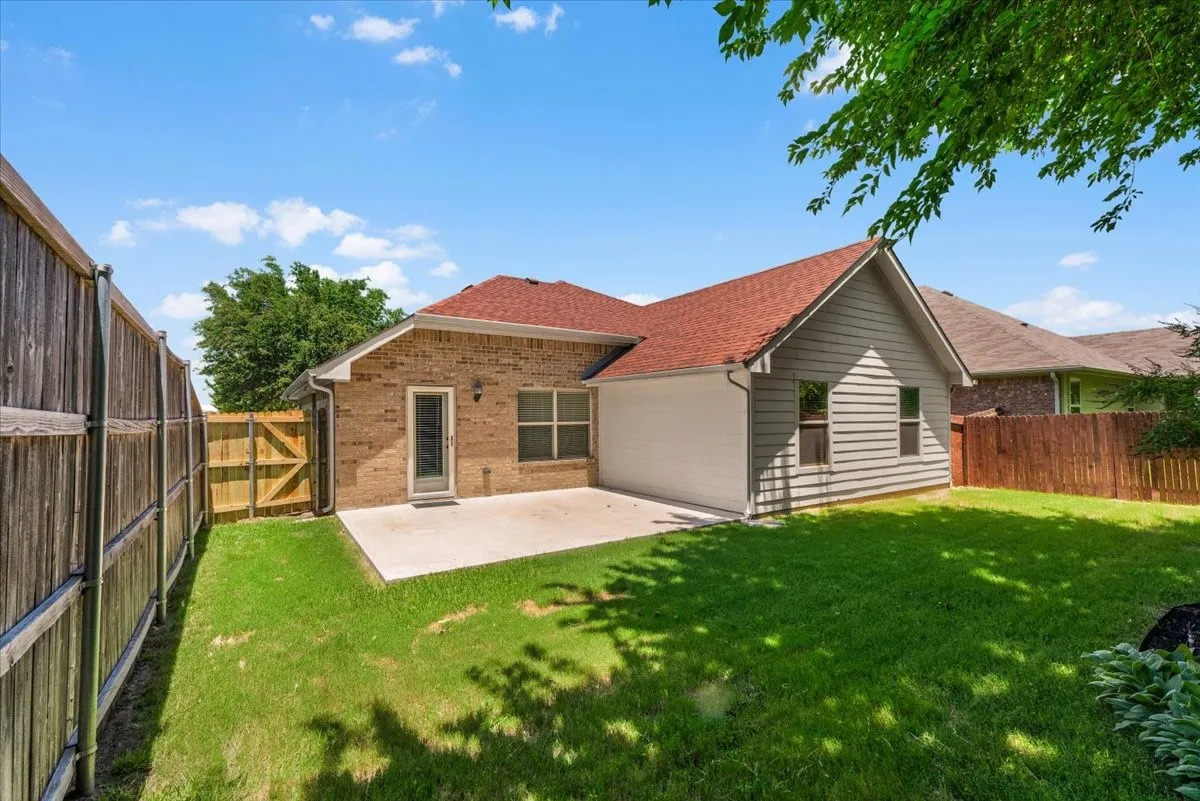 Single Family Residence For Sale in Tarrant County , 4604 Fern Valley Drive, Fort Worth, Texas 76244, 3 Bedroom, 2 Bathroom, 2 Garage spaces, 1,404 Sqft, built in 2011, Price $299,000, mls#21311764, Real Estate Agent in Fort Worth, Homes For Sale in Tarrant county, Homes For Sale in Fort Worth, Realtor in Fort Worth Texas, Real Estate Brokerage Independent Realty Texas, Luminita Cordes Realtor