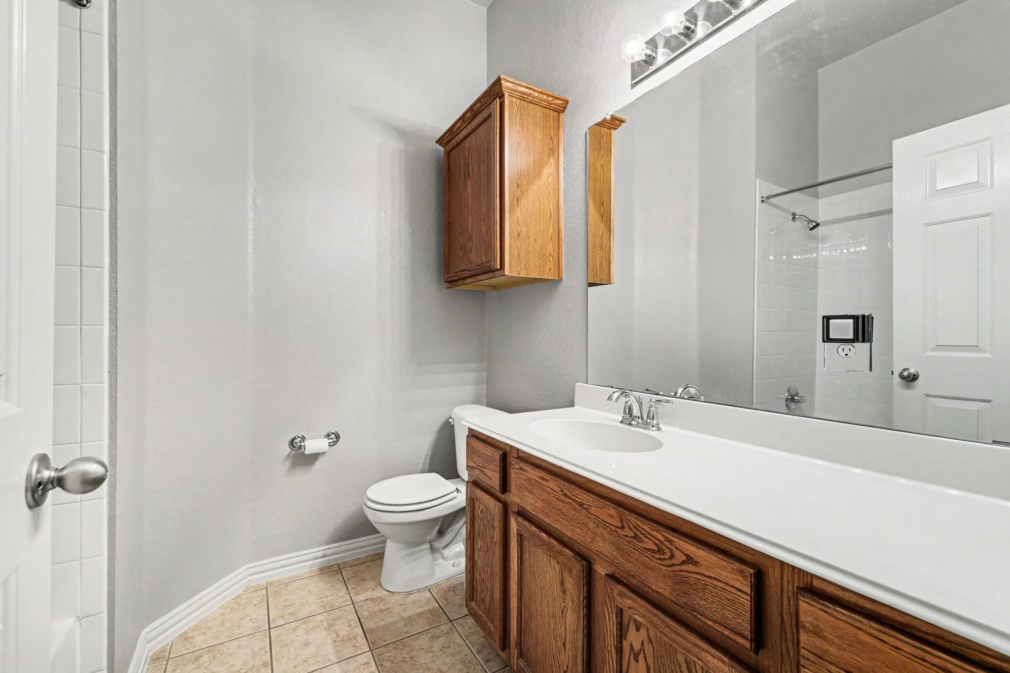 Single Family Residence For Sale in Denton County , 8586 Robertson Drive, Frisco, Texas 75036, 3 Bedroom, 2 Bathroom, 2 Garage spaces, 2,019 Sqft, built in 2005, mls#21310103, Real Estate Agent in Frisco, Homes For Sale in Denton county, Homes For Sale in Frisco, Realtor in Frisco Texas, Real Estate Brokerage Independent Realty Texas, Luminita Cordes Realtor