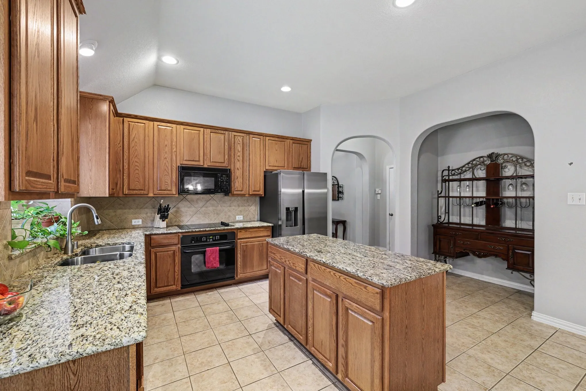 Single Family Residence For Sale in Denton County , 8586 Robertson Drive, Frisco, Texas 75036, 3 Bedroom, 2 Bathroom, 2 Garage spaces, 2,019 Sqft, built in 2005, mls#21310103, Real Estate Agent in Frisco, Homes For Sale in Denton county, Homes For Sale in Frisco, Realtor in Frisco Texas, Real Estate Brokerage Independent Realty Texas, Luminita Cordes Realtor