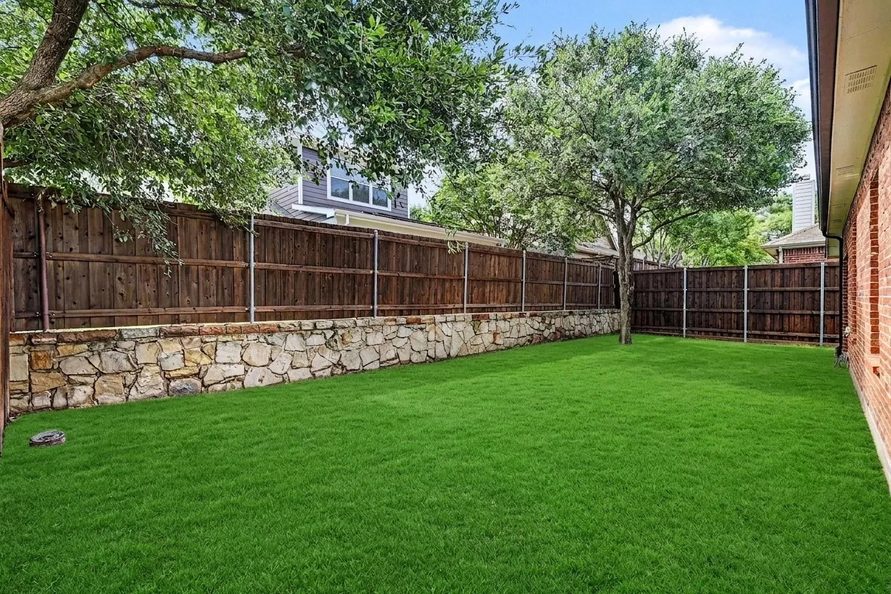 Single Family Residence For Sale in Denton County , 8586 Robertson Drive, Frisco, Texas 75036, 3 Bedroom, 2 Bathroom, 2 Garage spaces, 2,019 Sqft, built in 2005, mls#21310103, Real Estate Agent in Frisco, Homes For Sale in Denton county, Homes For Sale in Frisco, Realtor in Frisco Texas, Real Estate Brokerage Independent Realty Texas, Luminita Cordes Realtor