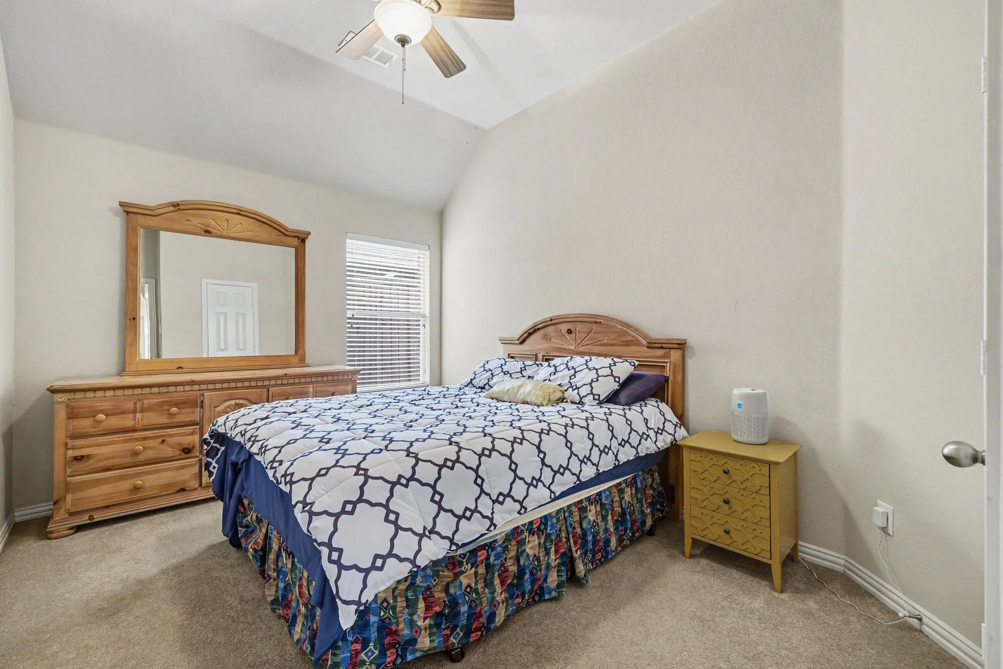 Single Family Residence For Sale in Denton County , 8586 Robertson Drive, Frisco, Texas 75036, 3 Bedroom, 2 Bathroom, 2 Garage spaces, 2,019 Sqft, built in 2005, mls#21310103, Real Estate Agent in Frisco, Homes For Sale in Denton county, Homes For Sale in Frisco, Realtor in Frisco Texas, Real Estate Brokerage Independent Realty Texas, Luminita Cordes Realtor