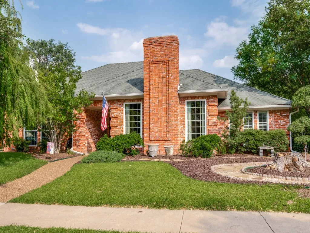 Single Family Residence For Sale in Collin County , 6700 Ishnala Trail, Plano, Texas 75023, 4 Bedrooms, 3 Bathrooms, 2 Garage spaces, 3,361 Sqft, built in 1982, Price $679,000, mls#21311646, Real Estate Agent in Plano, Homes For Sale in Collin county, Homes For Sale in Plano, Realtor in Plano Texas, Real Estate Brokerage Independent Realty Texas, Luminita Cordes Realtor
