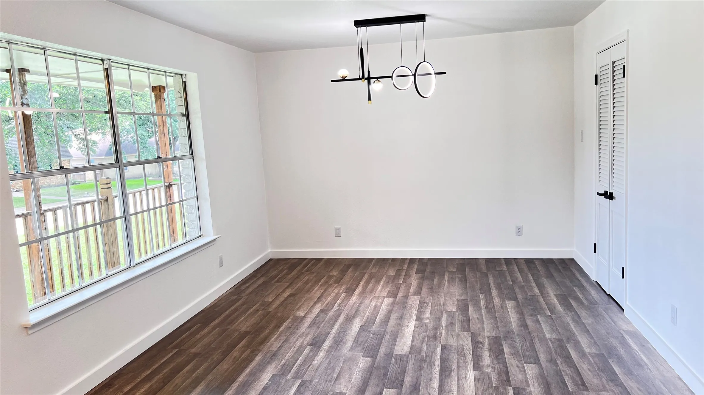 Single Family Residence For Sale in Dallas County , 1711 Heather Glen Drive, Dallas, Texas 75232, 3 Bedroom, 3 Bathroom, 2 Garage spaces, 1,578 Sqft, built in 1963, mls#21308454, Real Estate Agent in Dallas, Homes For Sale in Dallas county, Homes For Sale in Dallas, Realtor in Dallas Texas, Real Estate Brokerage Independent Realty Texas, Luminita Cordes Realtor