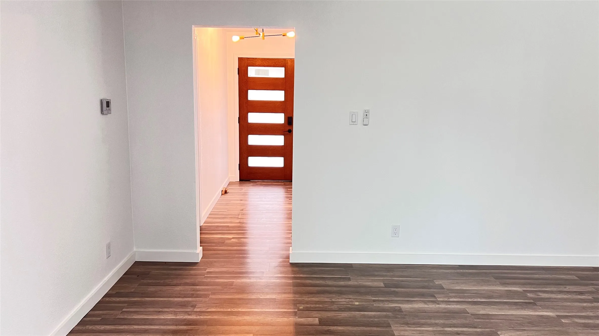 Single Family Residence For Sale in Dallas County , 1711 Heather Glen Drive, Dallas, Texas 75232, 3 Bedroom, 3 Bathroom, 2 Garage spaces, 1,578 Sqft, built in 1963, mls#21308454, Real Estate Agent in Dallas, Homes For Sale in Dallas county, Homes For Sale in Dallas, Realtor in Dallas Texas, Real Estate Brokerage Independent Realty Texas, Luminita Cordes Realtor