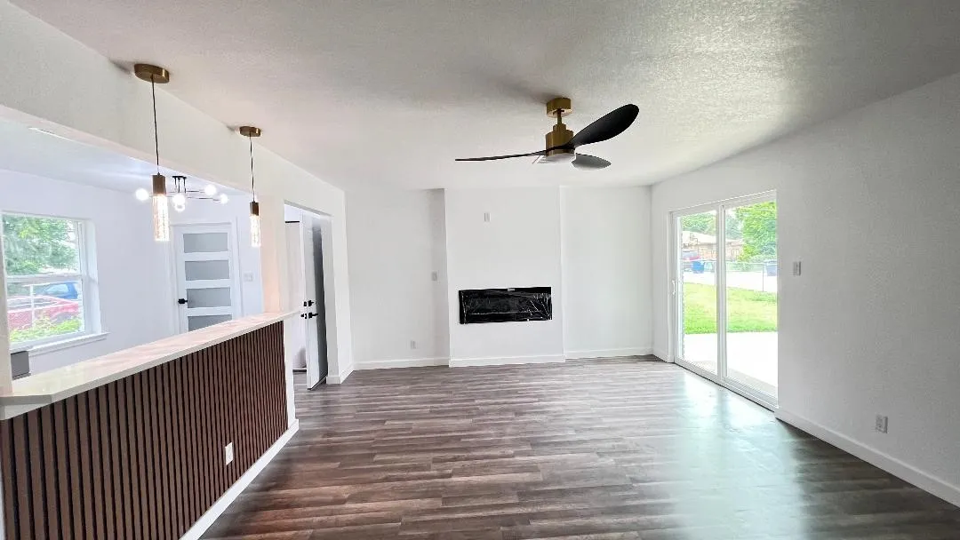 Single Family Residence For Sale in Dallas County , 1711 Heather Glen Drive, Dallas, Texas 75232, 3 Bedroom, 3 Bathroom, 2 Garage spaces, 1,578 Sqft, built in 1963, mls#21308454, Real Estate Agent in Dallas, Homes For Sale in Dallas county, Homes For Sale in Dallas, Realtor in Dallas Texas, Real Estate Brokerage Independent Realty Texas, Luminita Cordes Realtor