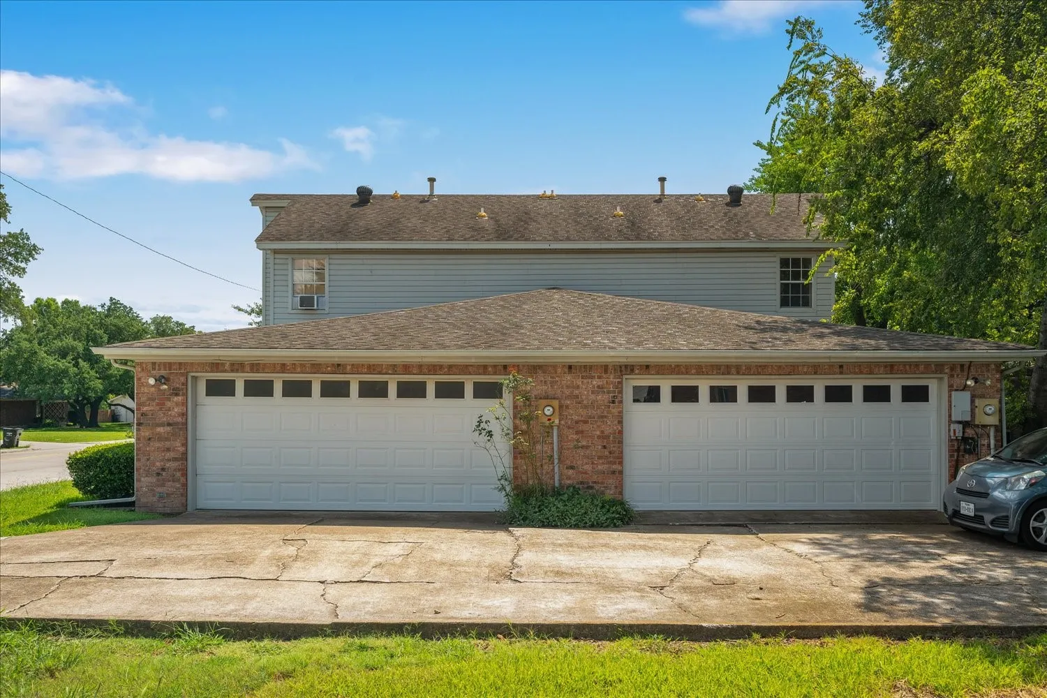 Duplex For Sale in Hunt County , 2602 Highland Street, Greenville, Texas 75402, 6 Bedrooms, 4 Bathrooms, Garage spaces, 0 Sqft, built in 1985, Price $449,500, mls#21311823, Real Estate Agent in Greenville, Homes For Sale in Hunt county, Homes For Sale in Greenville, Realtor in Greenville Texas, Real Estate Brokerage Independent Realty Texas, Luminita Cordes Realtor