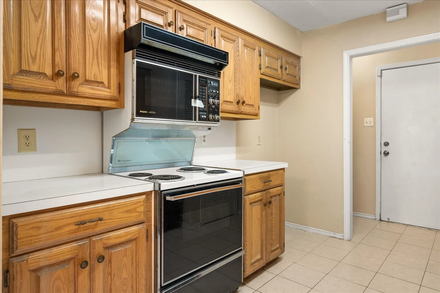 Duplex For Sale in Hunt County , 2602 Highland Street, Greenville, Texas 75402, 6 Bedrooms, 4 Bathrooms, Garage spaces, 0 Sqft, built in 1985, Price $449,500, mls#21311823, Real Estate Agent in Greenville, Homes For Sale in Hunt county, Homes For Sale in Greenville, Realtor in Greenville Texas, Real Estate Brokerage Independent Realty Texas, Luminita Cordes Realtor