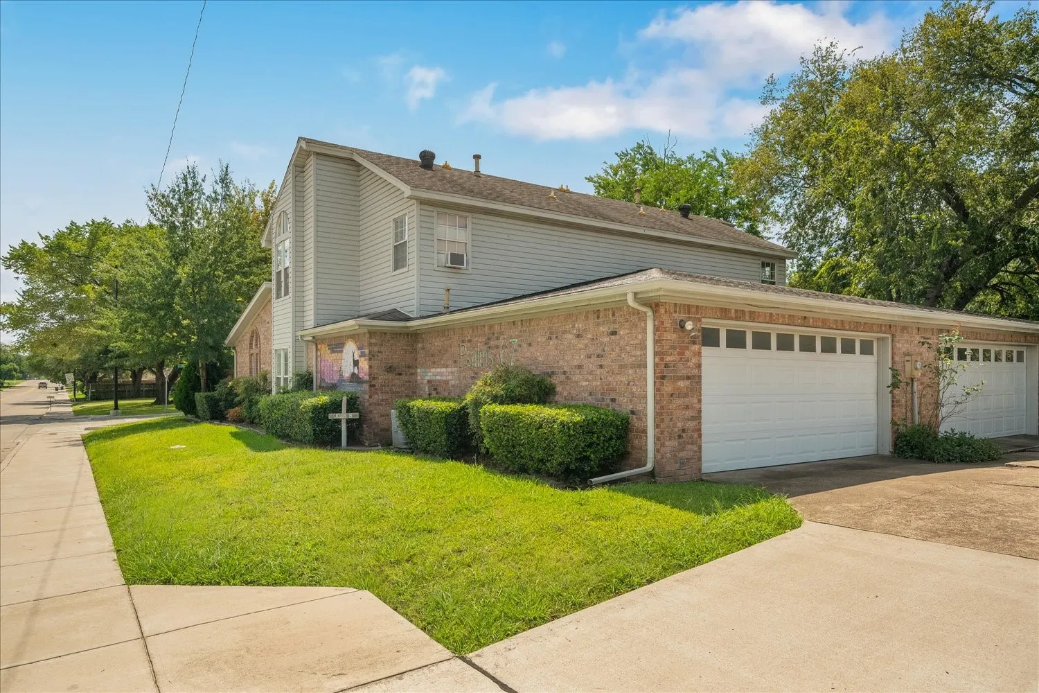 Duplex For Sale in Hunt County , 2602 Highland Street, Greenville, Texas 75402, 6 Bedrooms, 4 Bathrooms, Garage spaces, 0 Sqft, built in 1985, Price $449,500, mls#21311823, Real Estate Agent in Greenville, Homes For Sale in Hunt county, Homes For Sale in Greenville, Realtor in Greenville Texas, Real Estate Brokerage Independent Realty Texas, Luminita Cordes Realtor