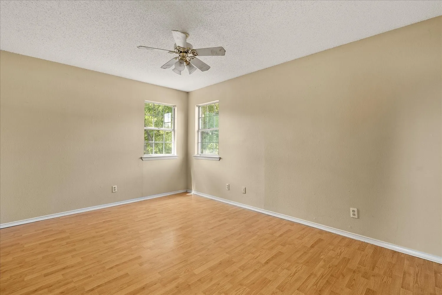 Duplex For Sale in Hunt County , 2602 Highland Street, Greenville, Texas 75402, 6 Bedrooms, 4 Bathrooms, Garage spaces, 0 Sqft, built in 1985, Price $449,500, mls#21311823, Real Estate Agent in Greenville, Homes For Sale in Hunt county, Homes For Sale in Greenville, Realtor in Greenville Texas, Real Estate Brokerage Independent Realty Texas, Luminita Cordes Realtor