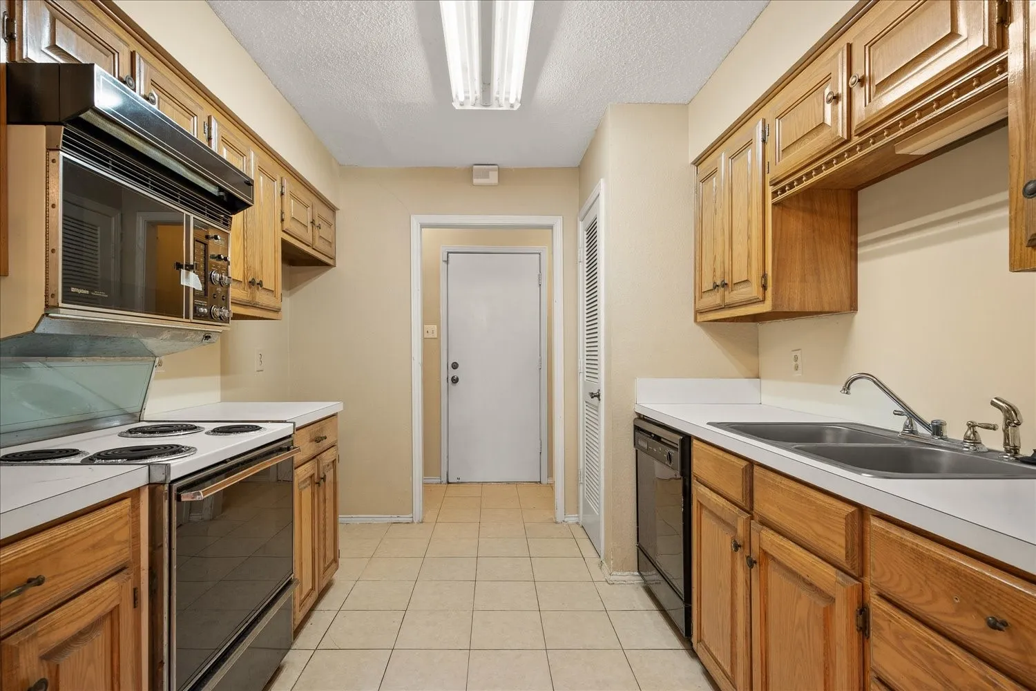 Duplex For Sale in Hunt County , 2602 Highland Street, Greenville, Texas 75402, 6 Bedrooms, 4 Bathrooms, Garage spaces, 0 Sqft, built in 1985, Price $449,500, mls#21311823, Real Estate Agent in Greenville, Homes For Sale in Hunt county, Homes For Sale in Greenville, Realtor in Greenville Texas, Real Estate Brokerage Independent Realty Texas, Luminita Cordes Realtor