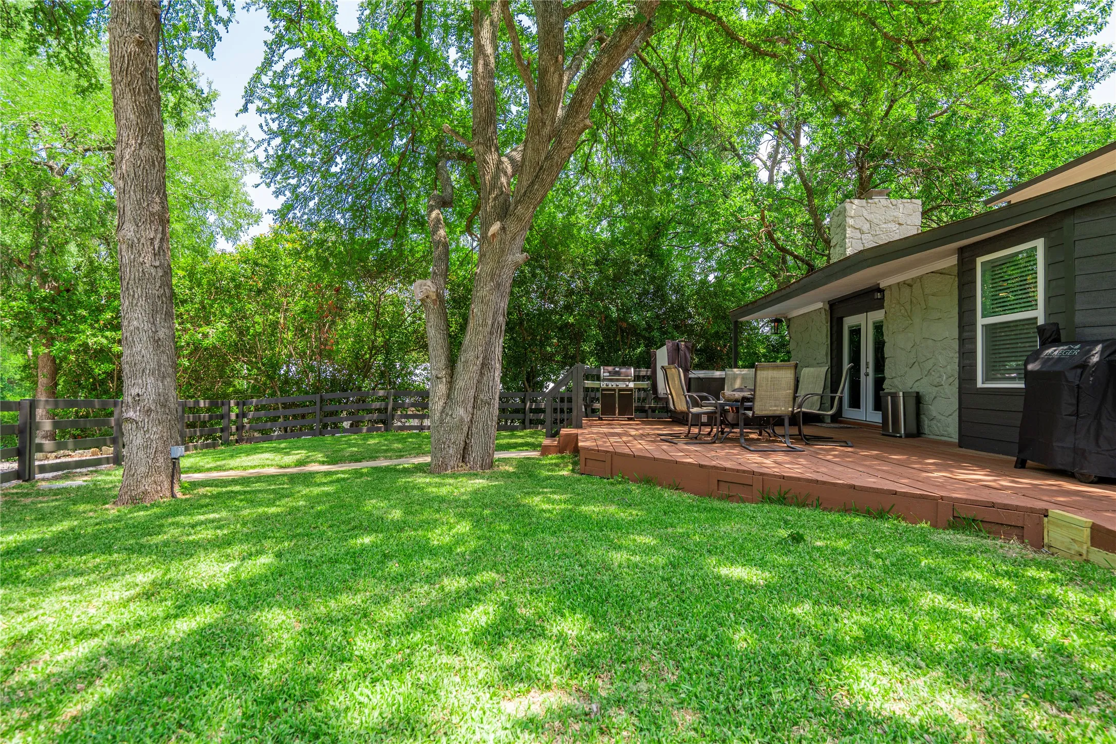Single Family Residence For Sale in Grayson County , 347 Quail Creek Circle, Pottsboro, Texas 75076, 4 Bedroom, 3 Bathroom, 6 Garage spaces, 3,063 Sqft, built in 1983, mls#21311826, Real Estate Agent in Pottsboro, Homes For Sale in Grayson county, Homes For Sale in Pottsboro, Realtor in Pottsboro Texas, Real Estate Brokerage Independent Realty Texas, Luminita Cordes Realtor