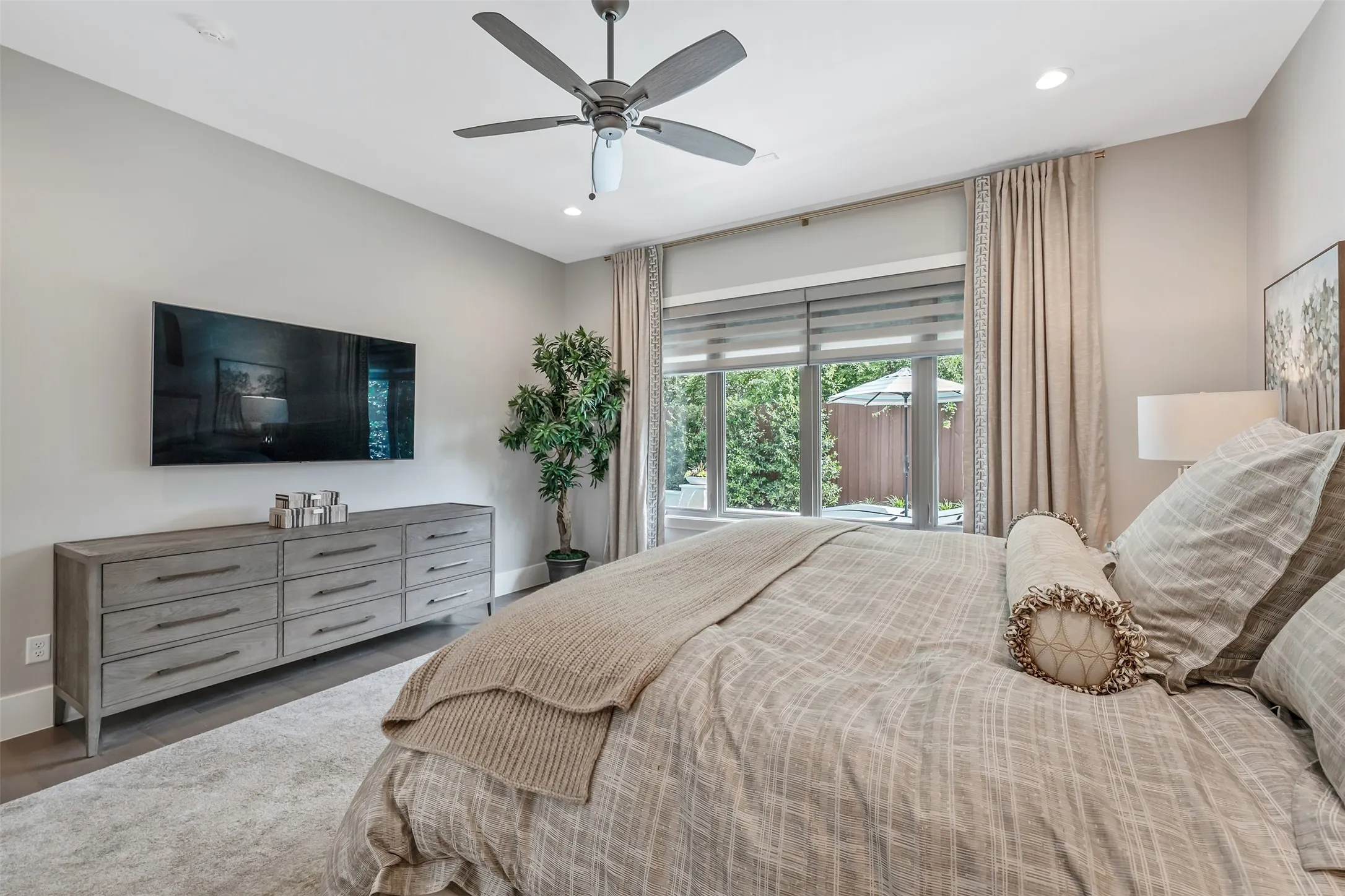 Single Family Residence For Sale in Smith County , 3004 Forest Trail, Tyler, Texas 75703, 4 Bedroom, 5 Bathroom, 3 Garage spaces, 4,514 Sqft, built in 2022, mls#21311830, Real Estate Agent in Tyler, Homes For Sale in Smith county, Homes For Sale in Tyler, Realtor in Tyler Texas, Real Estate Brokerage Independent Realty Texas, Luminita Cordes Realtor