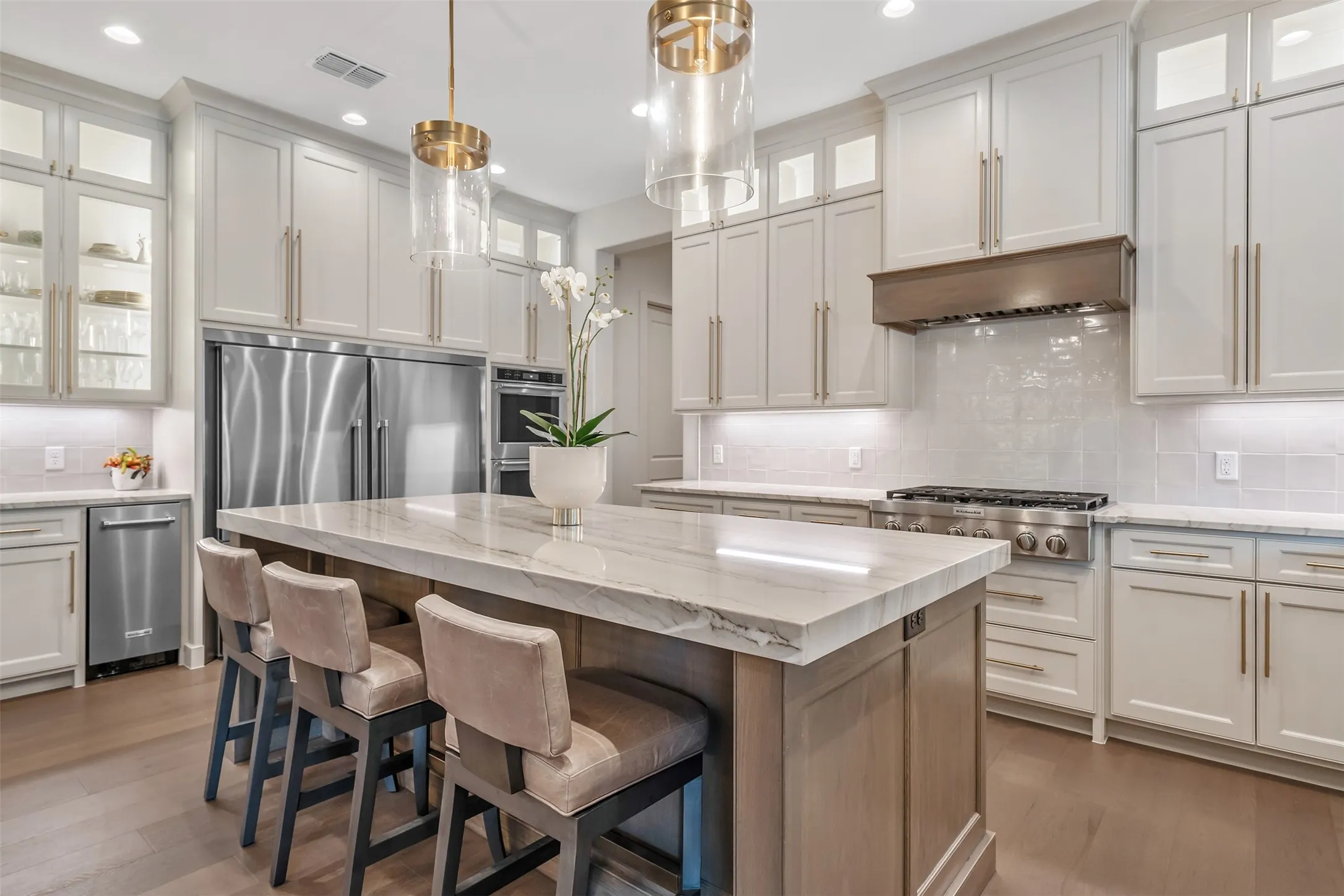 Single Family Residence For Sale in Smith County , 3004 Forest Trail, Tyler, Texas 75703, 4 Bedroom, 5 Bathroom, 3 Garage spaces, 4,514 Sqft, built in 2022, mls#21311830, Real Estate Agent in Tyler, Homes For Sale in Smith county, Homes For Sale in Tyler, Realtor in Tyler Texas, Real Estate Brokerage Independent Realty Texas, Luminita Cordes Realtor