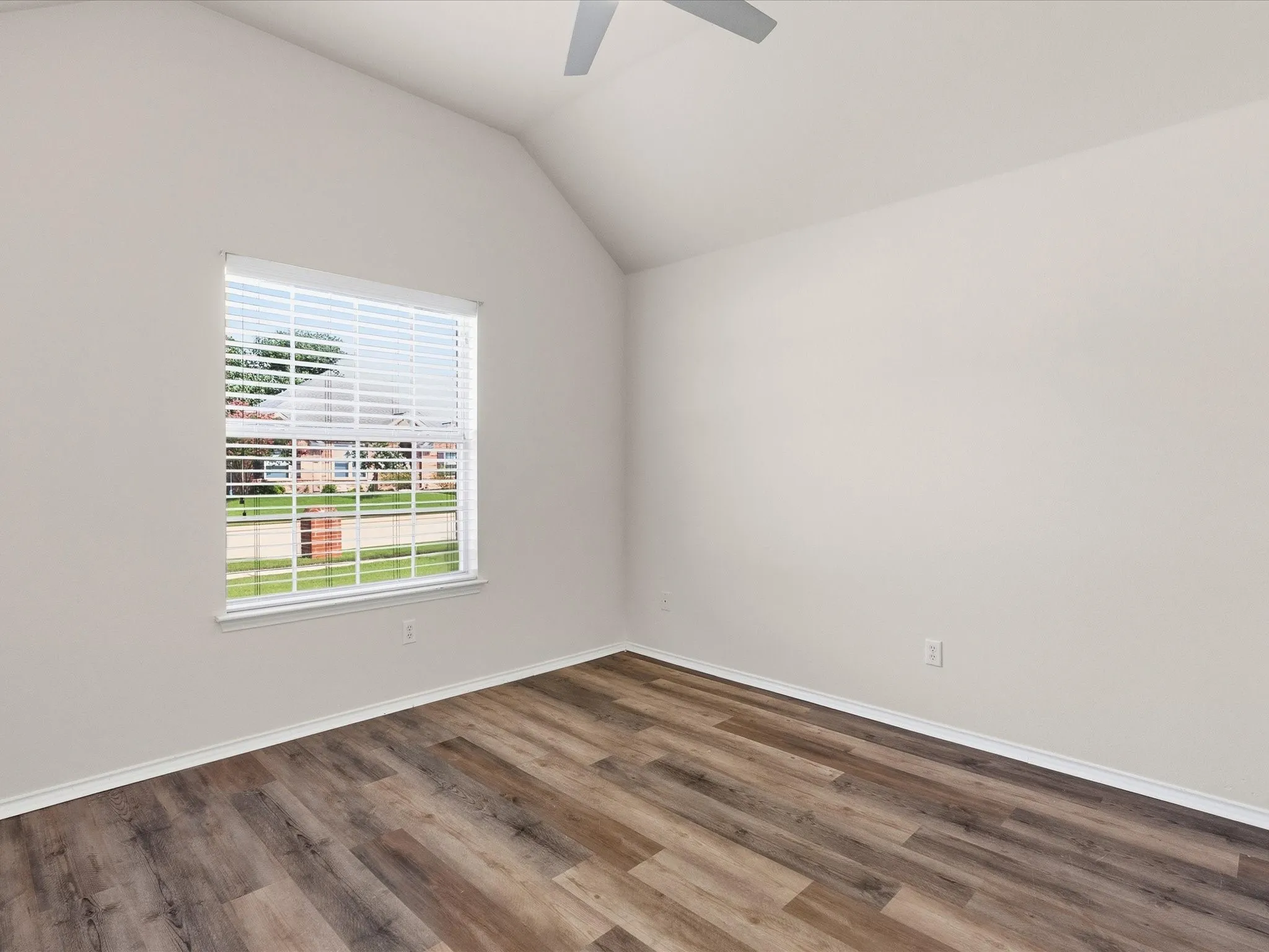 Single Family Residence For Sale in Denton County , 3860 Gillespie Drive, Carrollton, Texas 75010, 3 Bedrooms, 2 Bathrooms, 2 Garage spaces, 1,684 Sqft, built in 1997, Price $425,000, mls#21310776, Real Estate Agent in Carrollton, Homes For Sale in Denton county, Homes For Sale in Carrollton, Realtor in Carrollton Texas, Real Estate Brokerage Independent Realty Texas, Luminita Cordes Realtor