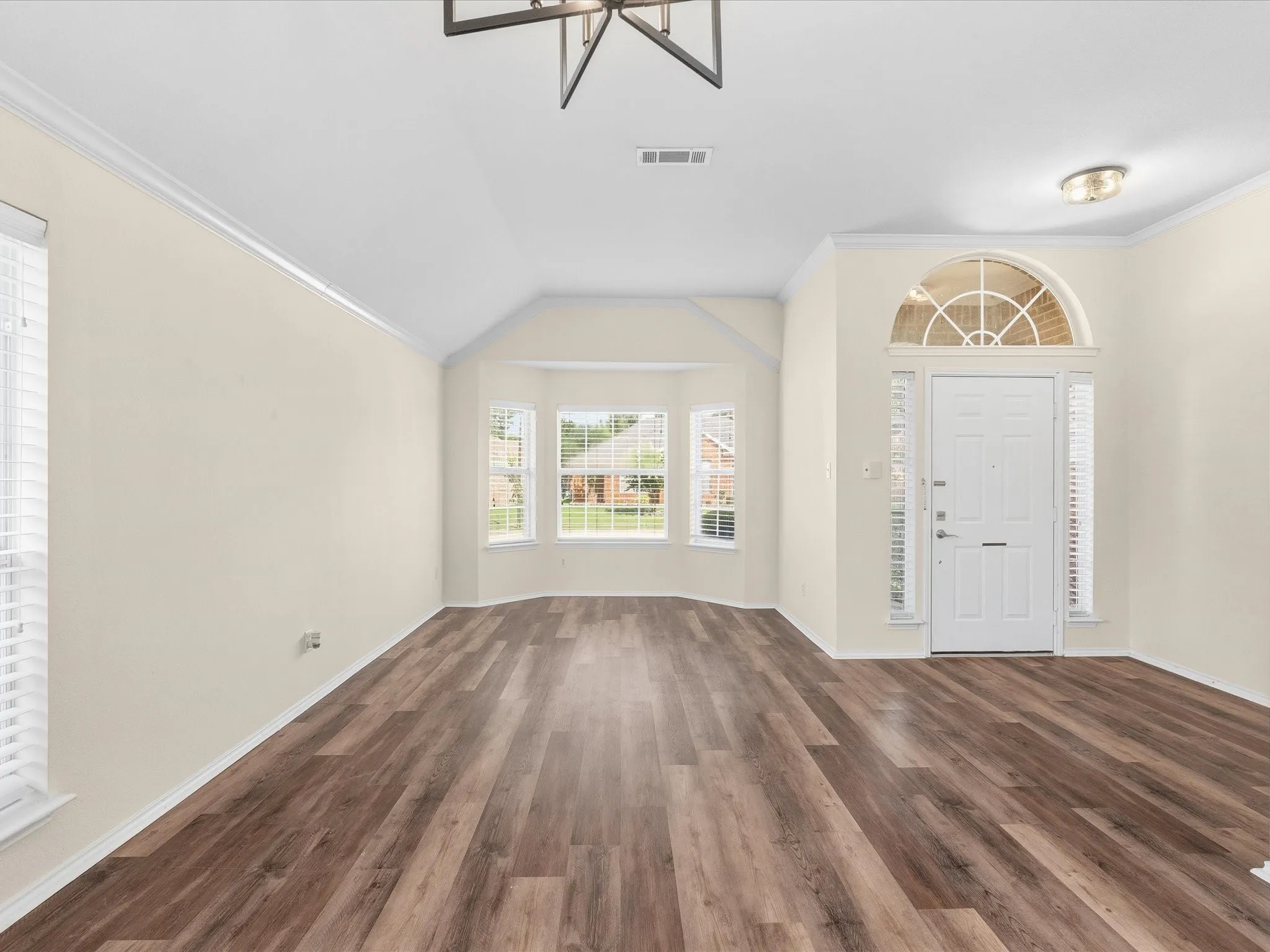 Single Family Residence For Sale in Denton County , 3860 Gillespie Drive, Carrollton, Texas 75010, 3 Bedrooms, 2 Bathrooms, 2 Garage spaces, 1,684 Sqft, built in 1997, Price $425,000, mls#21310776, Real Estate Agent in Carrollton, Homes For Sale in Denton county, Homes For Sale in Carrollton, Realtor in Carrollton Texas, Real Estate Brokerage Independent Realty Texas, Luminita Cordes Realtor