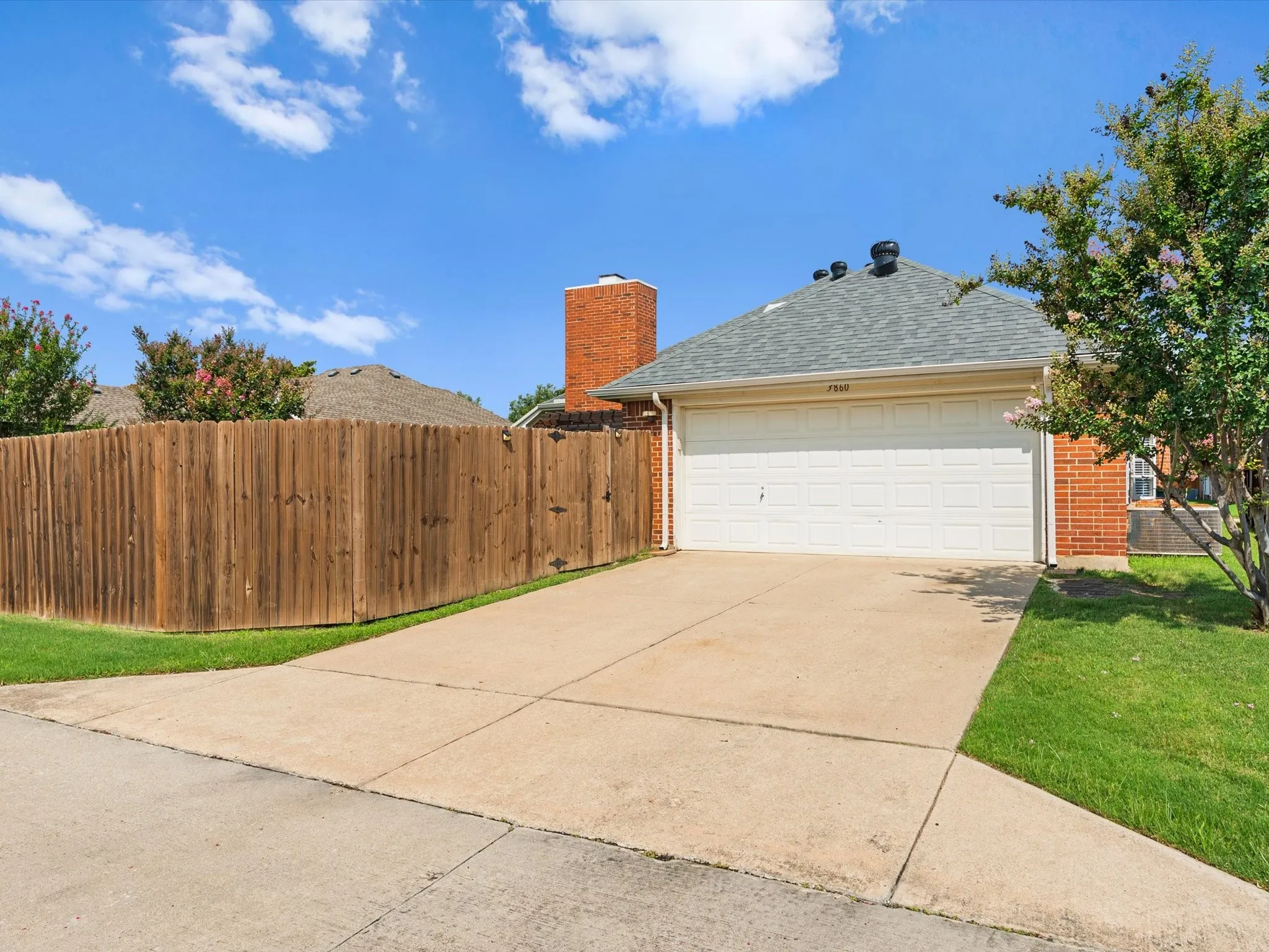 Single Family Residence For Sale in Denton County , 3860 Gillespie Drive, Carrollton, Texas 75010, 3 Bedrooms, 2 Bathrooms, 2 Garage spaces, 1,684 Sqft, built in 1997, Price $425,000, mls#21310776, Real Estate Agent in Carrollton, Homes For Sale in Denton county, Homes For Sale in Carrollton, Realtor in Carrollton Texas, Real Estate Brokerage Independent Realty Texas, Luminita Cordes Realtor