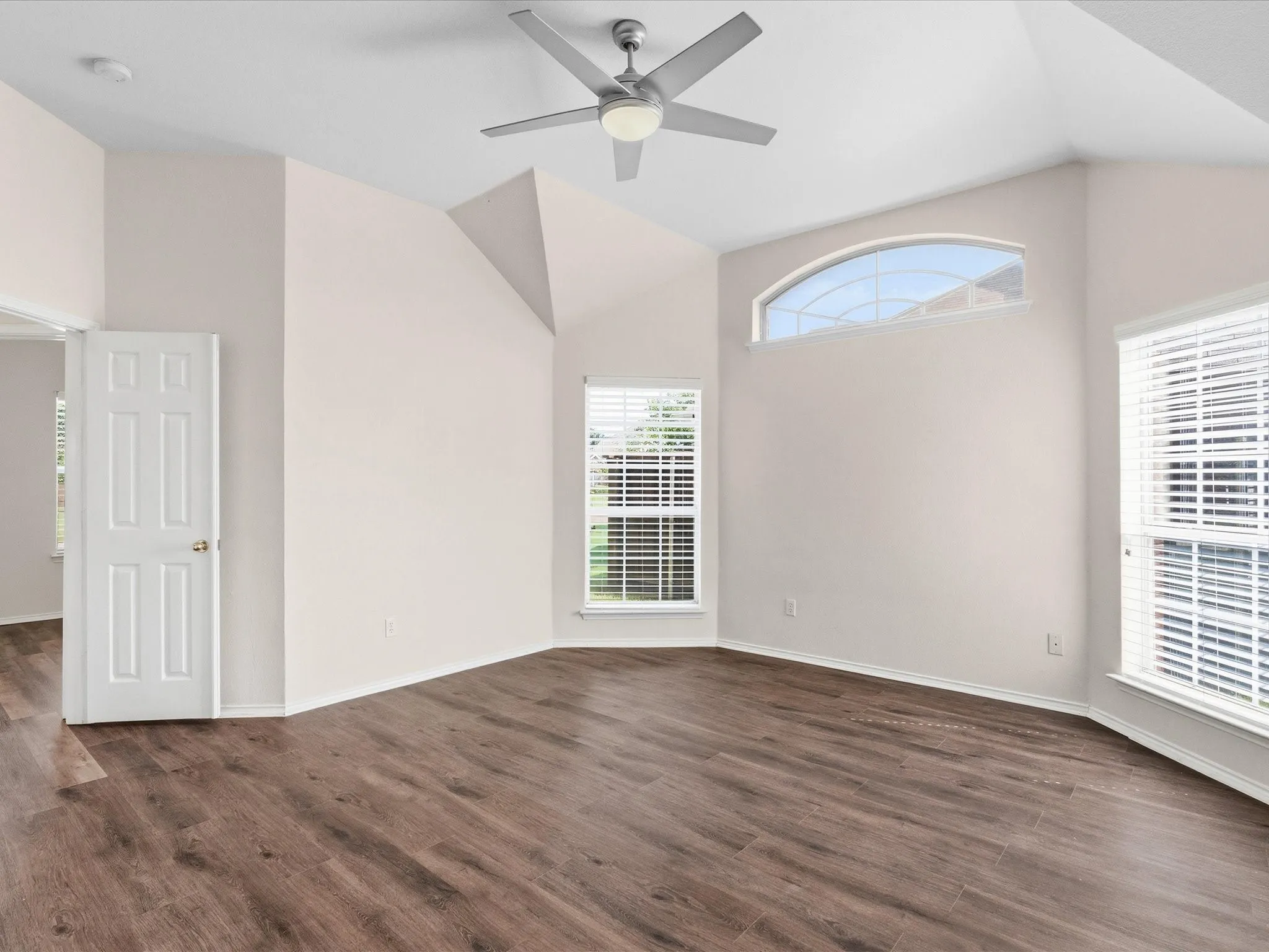 Single Family Residence For Sale in Denton County , 3860 Gillespie Drive, Carrollton, Texas 75010, 3 Bedrooms, 2 Bathrooms, 2 Garage spaces, 1,684 Sqft, built in 1997, Price $425,000, mls#21310776, Real Estate Agent in Carrollton, Homes For Sale in Denton county, Homes For Sale in Carrollton, Realtor in Carrollton Texas, Real Estate Brokerage Independent Realty Texas, Luminita Cordes Realtor