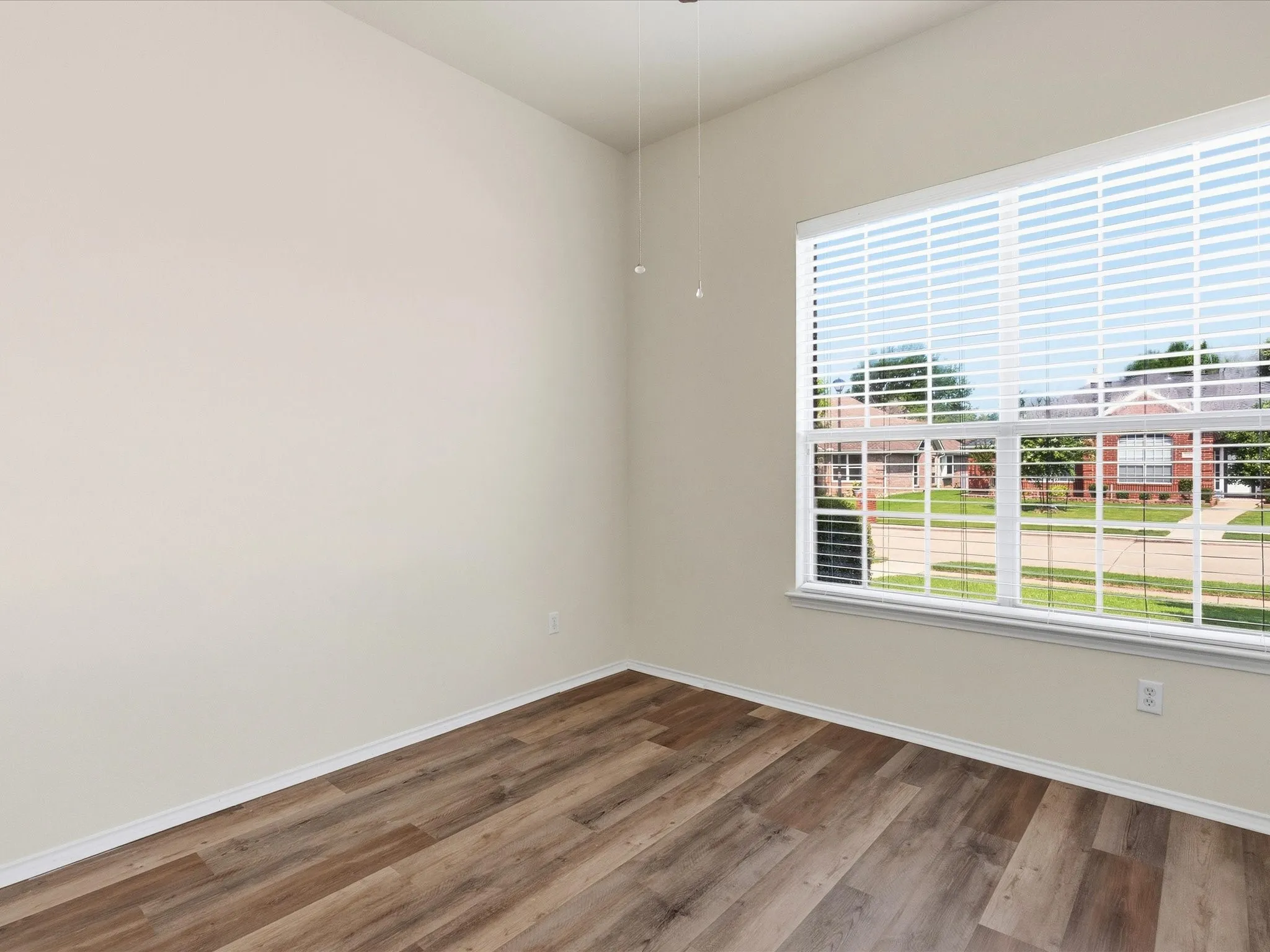 Single Family Residence For Sale in Denton County , 3860 Gillespie Drive, Carrollton, Texas 75010, 3 Bedrooms, 2 Bathrooms, 2 Garage spaces, 1,684 Sqft, built in 1997, Price $425,000, mls#21310776, Real Estate Agent in Carrollton, Homes For Sale in Denton county, Homes For Sale in Carrollton, Realtor in Carrollton Texas, Real Estate Brokerage Independent Realty Texas, Luminita Cordes Realtor