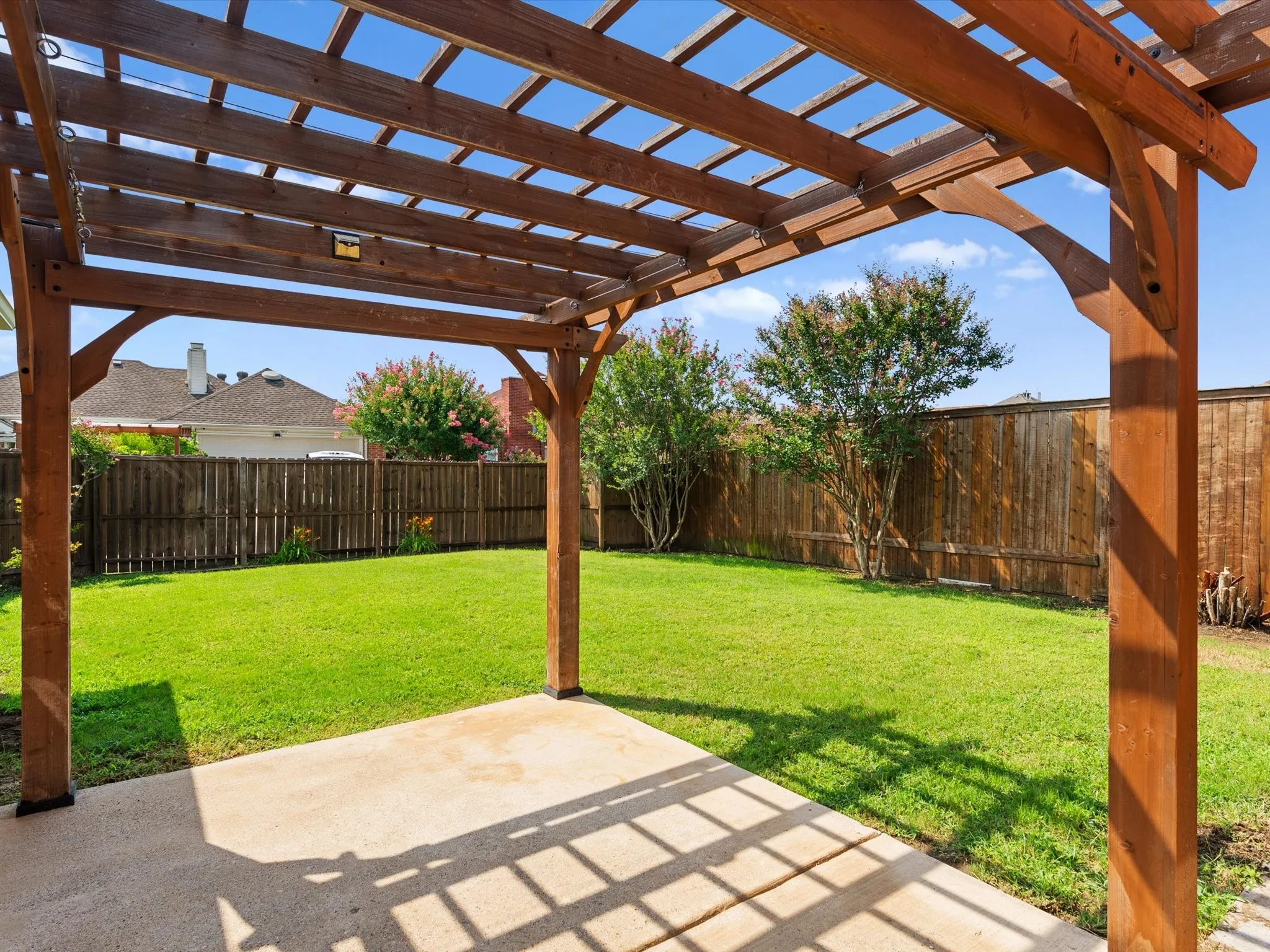 Single Family Residence For Sale in Denton County , 3860 Gillespie Drive, Carrollton, Texas 75010, 3 Bedrooms, 2 Bathrooms, 2 Garage spaces, 1,684 Sqft, built in 1997, Price $425,000, mls#21310776, Real Estate Agent in Carrollton, Homes For Sale in Denton county, Homes For Sale in Carrollton, Realtor in Carrollton Texas, Real Estate Brokerage Independent Realty Texas, Luminita Cordes Realtor