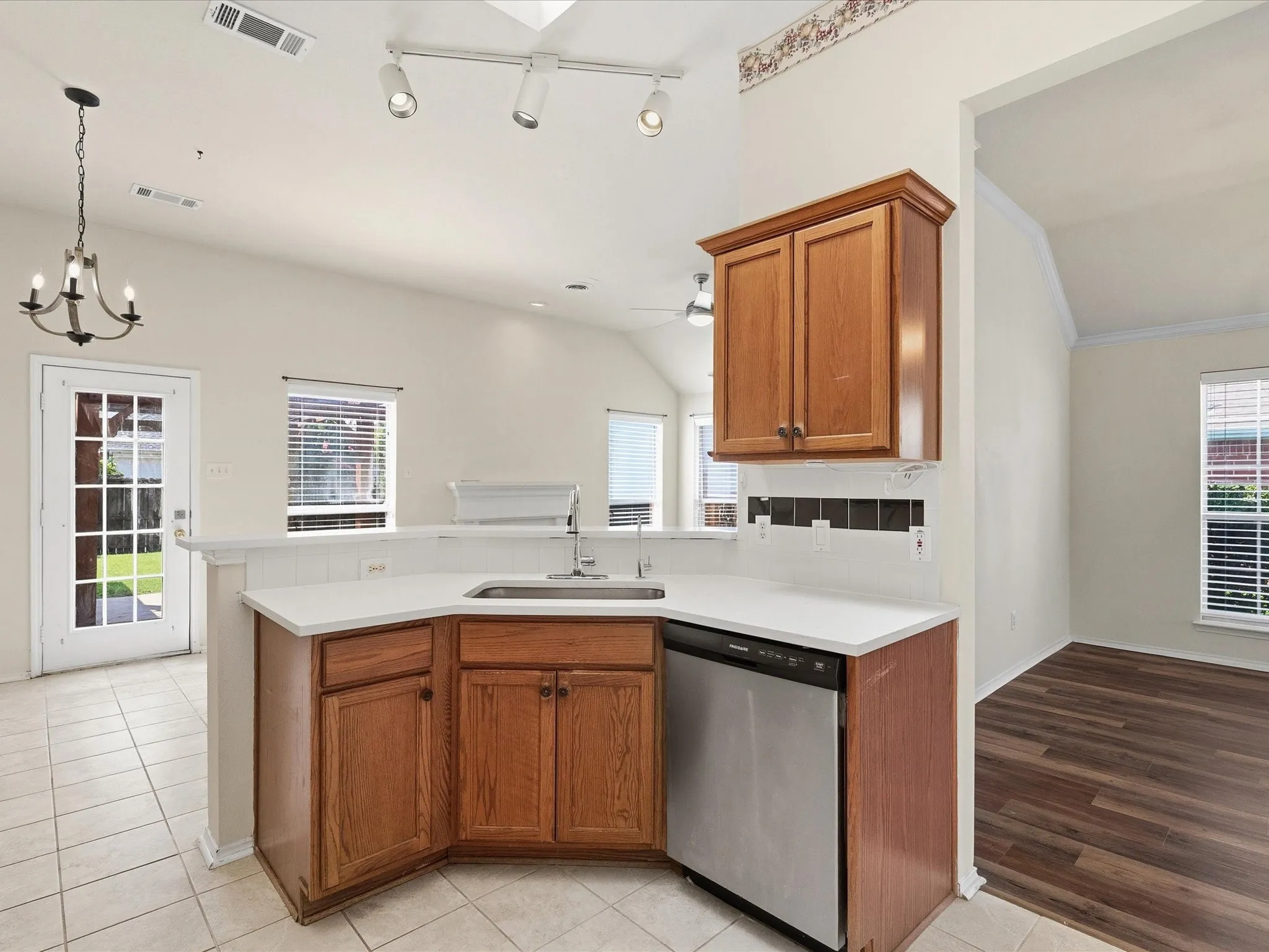 Single Family Residence For Sale in Denton County , 3860 Gillespie Drive, Carrollton, Texas 75010, 3 Bedrooms, 2 Bathrooms, 2 Garage spaces, 1,684 Sqft, built in 1997, Price $425,000, mls#21310776, Real Estate Agent in Carrollton, Homes For Sale in Denton county, Homes For Sale in Carrollton, Realtor in Carrollton Texas, Real Estate Brokerage Independent Realty Texas, Luminita Cordes Realtor