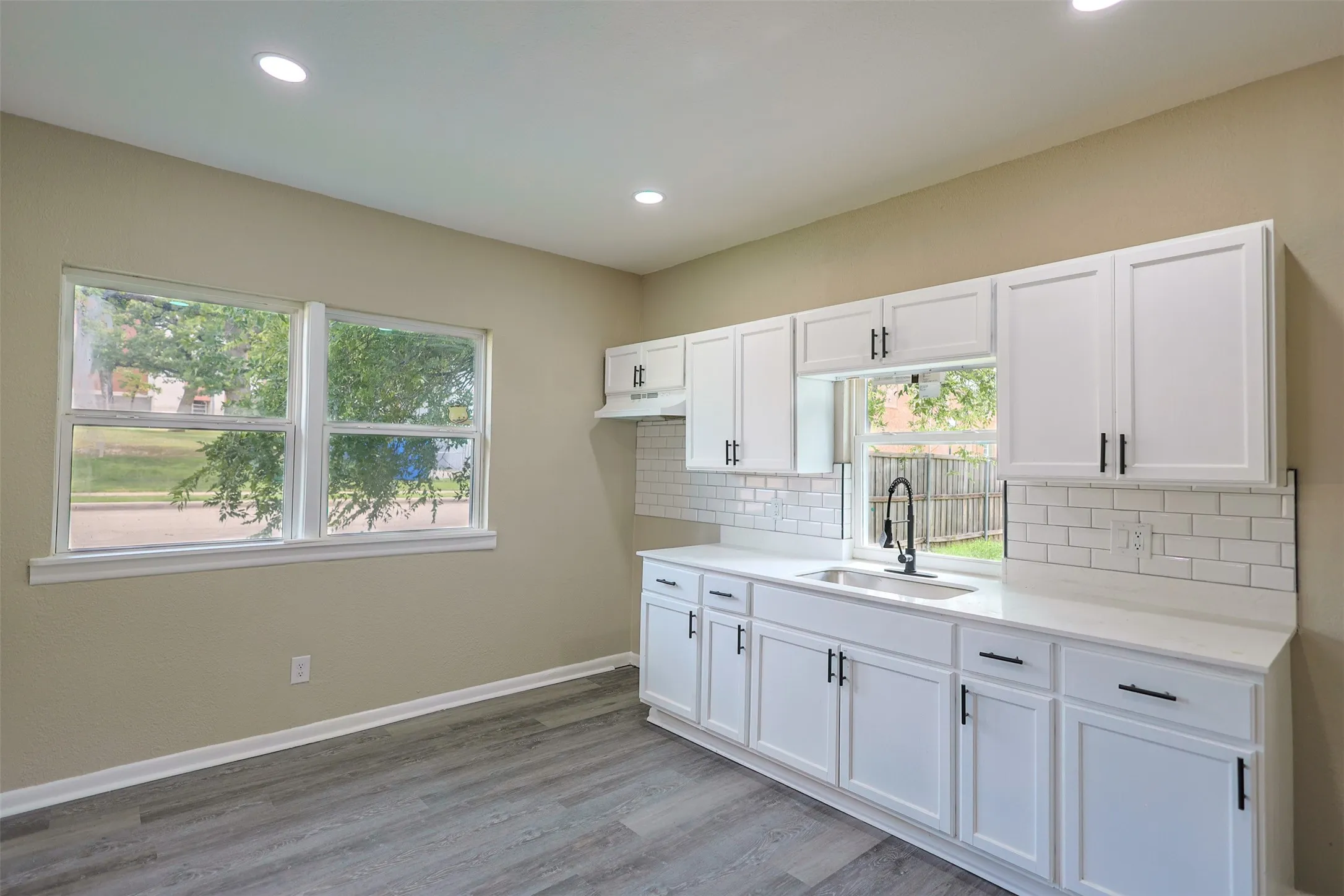 Single Family Residence For Sale in Tarrant County , 3101 Erie Street, Fort Worth, Texas 76112, 3 Bedroom, 1 Bathroom, Garage spaces, 1,178 Sqft, built in 1924, mls#21311839, Real Estate Agent in Fort Worth, Homes For Sale in Tarrant county, Homes For Sale in Fort Worth, Realtor in Fort Worth Texas, Real Estate Brokerage Independent Realty Texas, Luminita Cordes Realtor
