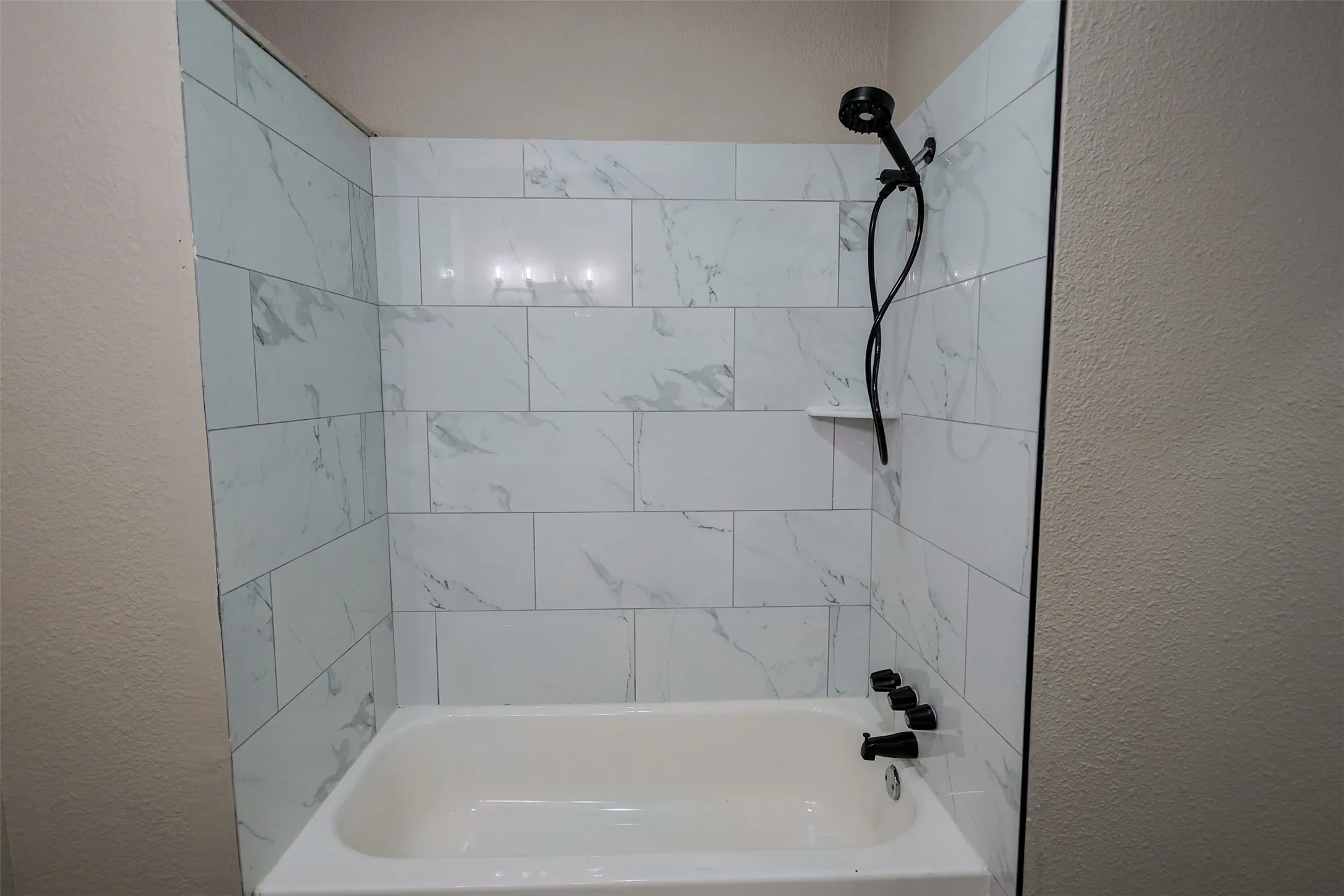 Single Family Residence For Sale in Tarrant County , 3101 Erie Street, Fort Worth, Texas 76112, 3 Bedroom, 1 Bathroom, Garage spaces, 1,178 Sqft, built in 1924, mls#21311839, Real Estate Agent in Fort Worth, Homes For Sale in Tarrant county, Homes For Sale in Fort Worth, Realtor in Fort Worth Texas, Real Estate Brokerage Independent Realty Texas, Luminita Cordes Realtor