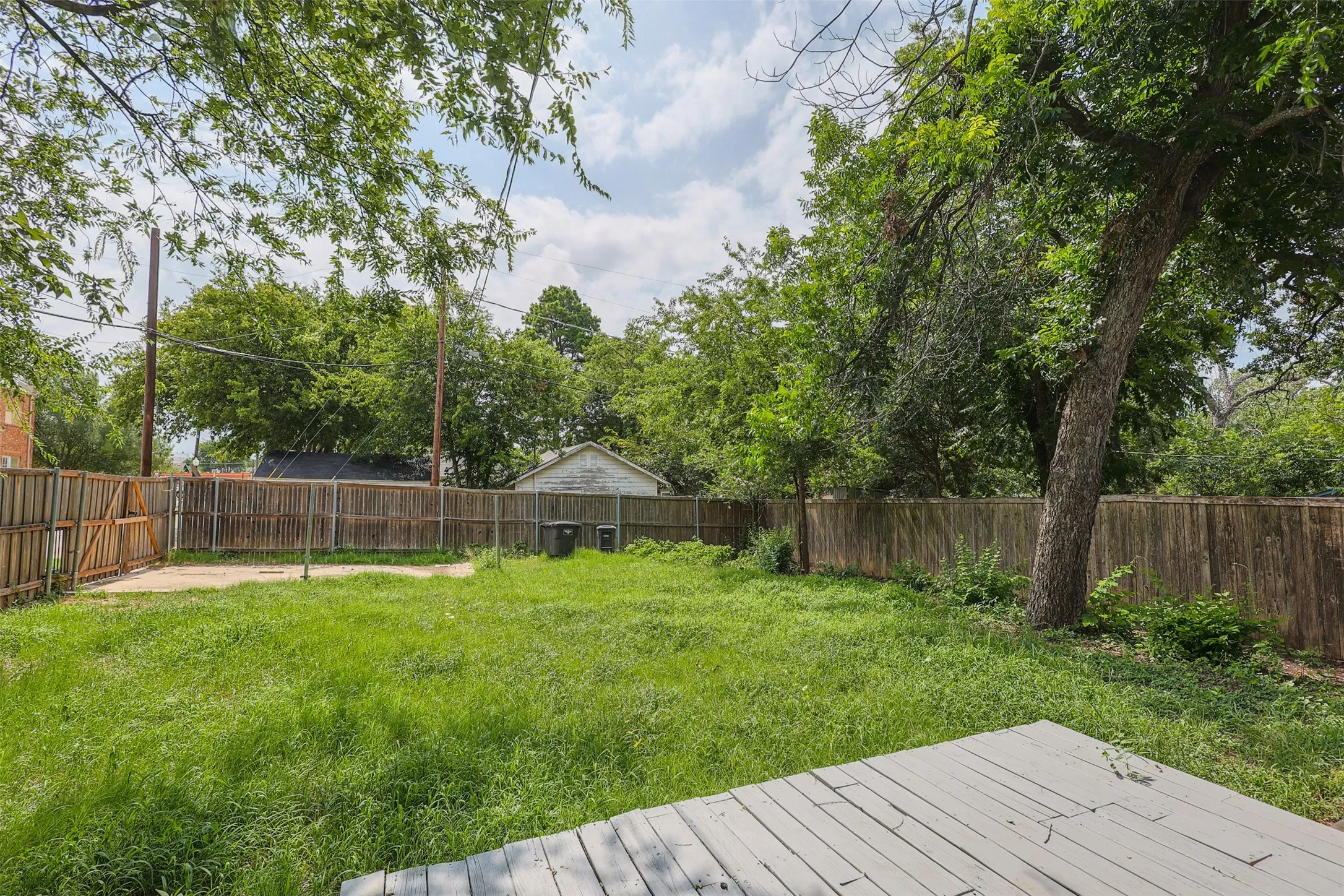 Single Family Residence For Sale in Tarrant County , 3101 Erie Street, Fort Worth, Texas 76112, 3 Bedroom, 1 Bathroom, Garage spaces, 1,178 Sqft, built in 1924, mls#21311839, Real Estate Agent in Fort Worth, Homes For Sale in Tarrant county, Homes For Sale in Fort Worth, Realtor in Fort Worth Texas, Real Estate Brokerage Independent Realty Texas, Luminita Cordes Realtor