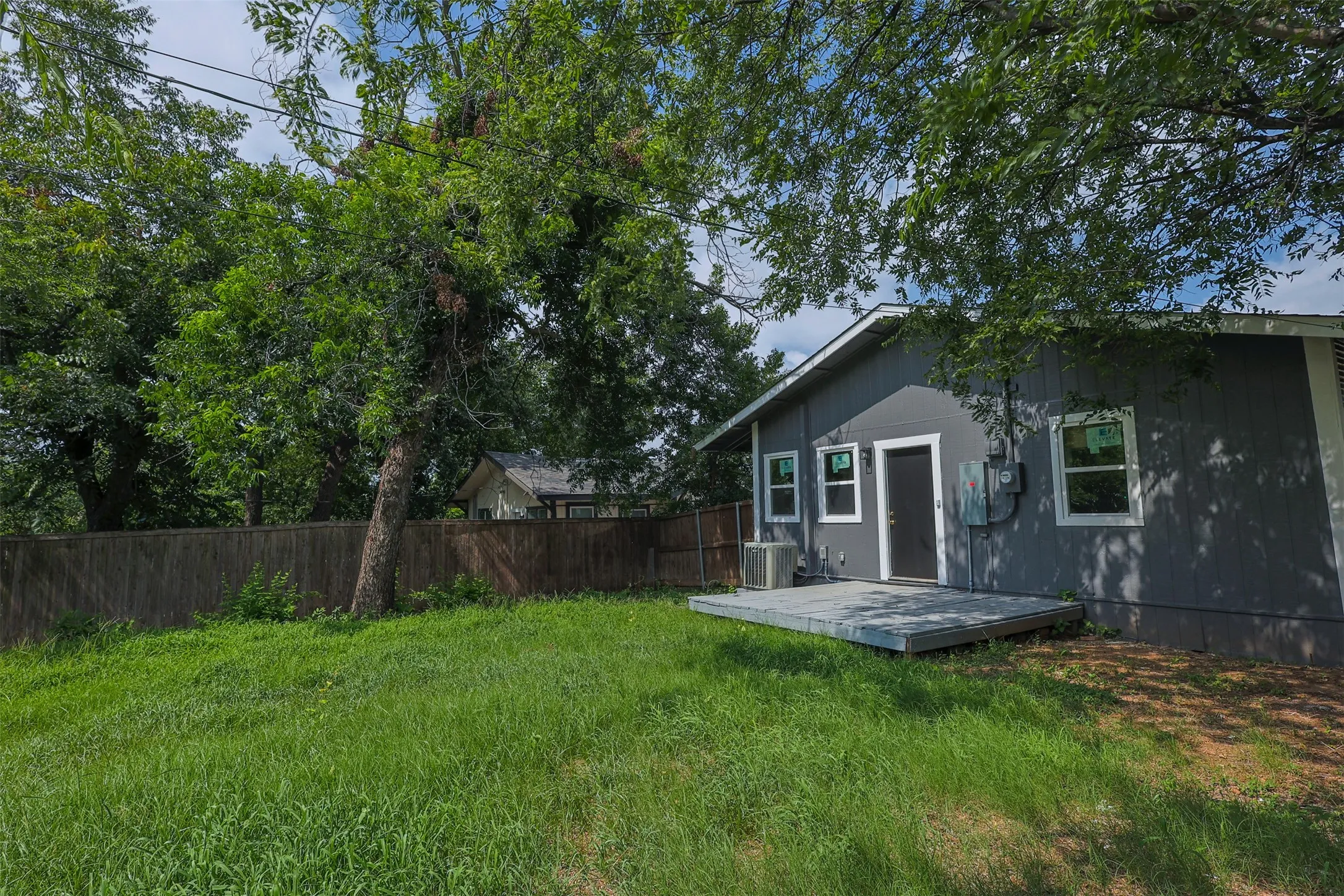 Single Family Residence For Sale in Tarrant County , 3101 Erie Street, Fort Worth, Texas 76112, 3 Bedroom, 1 Bathroom, Garage spaces, 1,178 Sqft, built in 1924, mls#21311839, Real Estate Agent in Fort Worth, Homes For Sale in Tarrant county, Homes For Sale in Fort Worth, Realtor in Fort Worth Texas, Real Estate Brokerage Independent Realty Texas, Luminita Cordes Realtor
