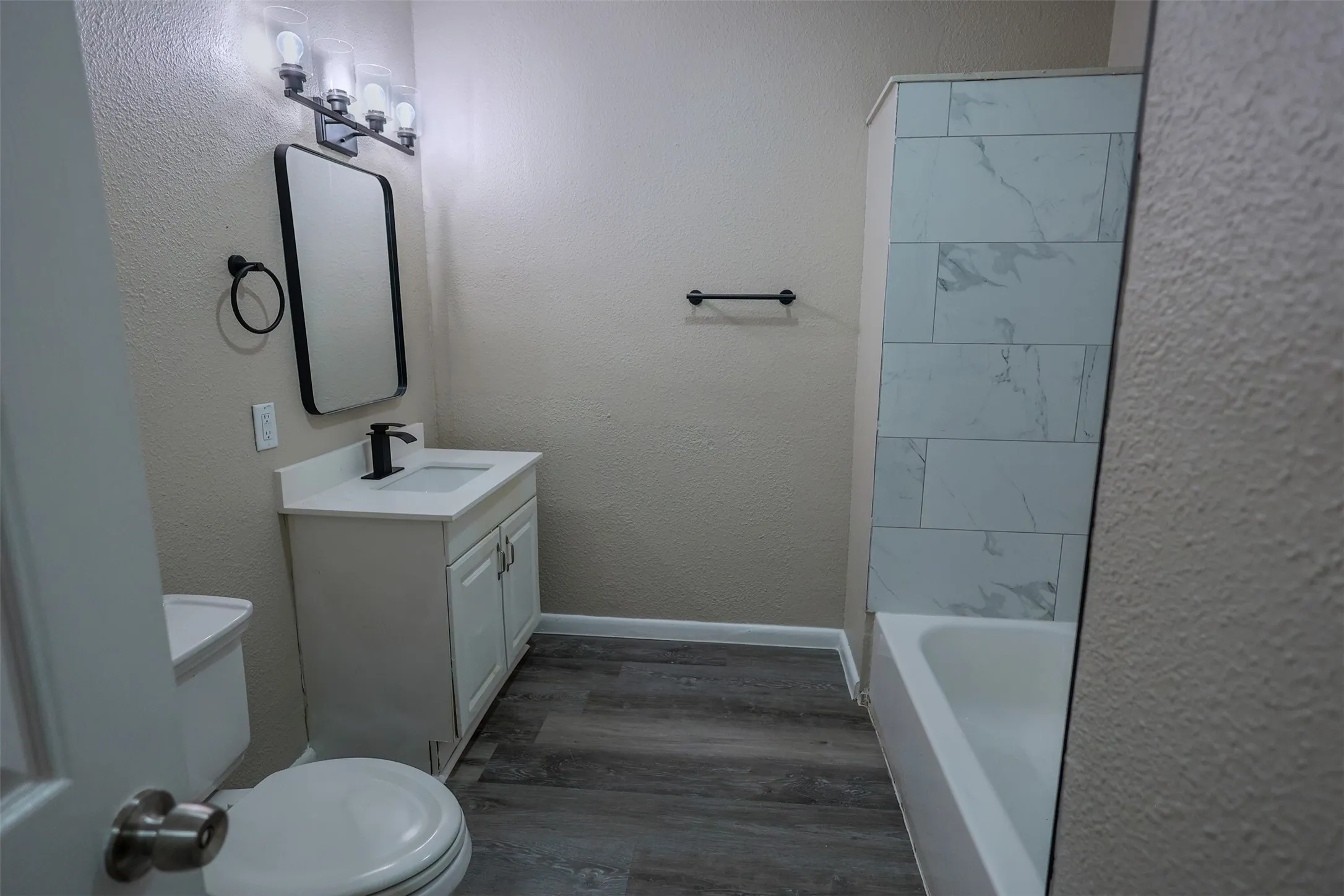 Single Family Residence For Sale in Tarrant County , 3101 Erie Street, Fort Worth, Texas 76112, 3 Bedroom, 1 Bathroom, Garage spaces, 1,178 Sqft, built in 1924, mls#21311839, Real Estate Agent in Fort Worth, Homes For Sale in Tarrant county, Homes For Sale in Fort Worth, Realtor in Fort Worth Texas, Real Estate Brokerage Independent Realty Texas, Luminita Cordes Realtor
