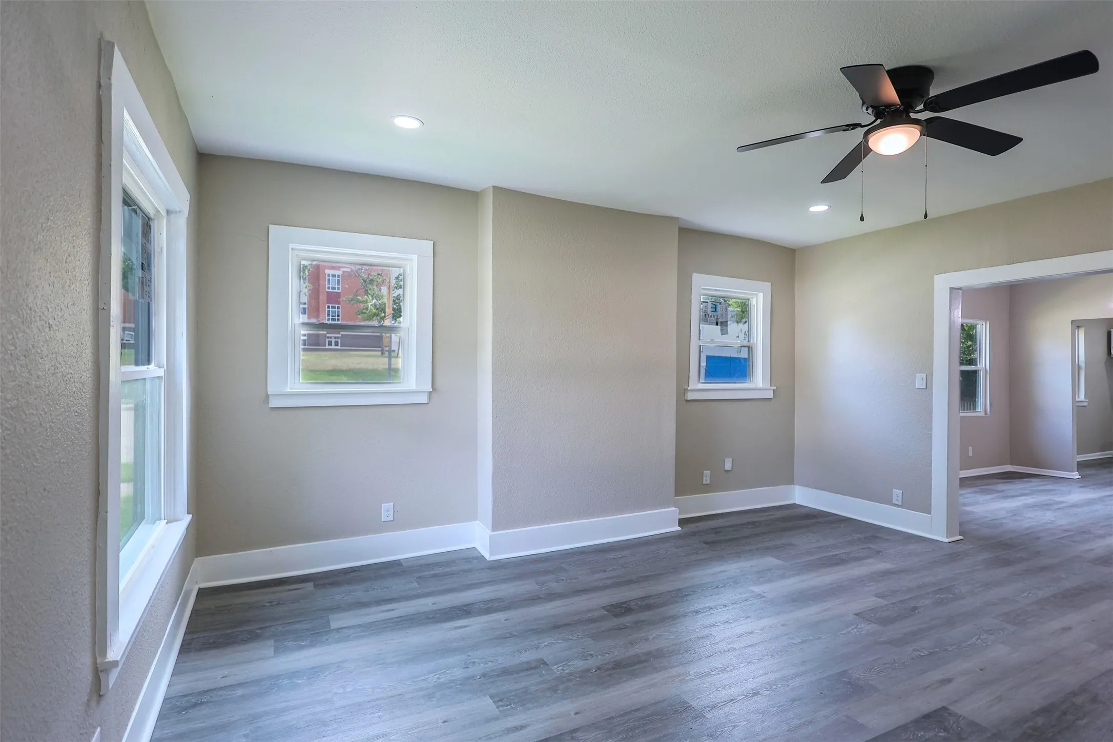 Single Family Residence For Sale in Tarrant County , 3101 Erie Street, Fort Worth, Texas 76112, 3 Bedroom, 1 Bathroom, Garage spaces, 1,178 Sqft, built in 1924, mls#21311839, Real Estate Agent in Fort Worth, Homes For Sale in Tarrant county, Homes For Sale in Fort Worth, Realtor in Fort Worth Texas, Real Estate Brokerage Independent Realty Texas, Luminita Cordes Realtor