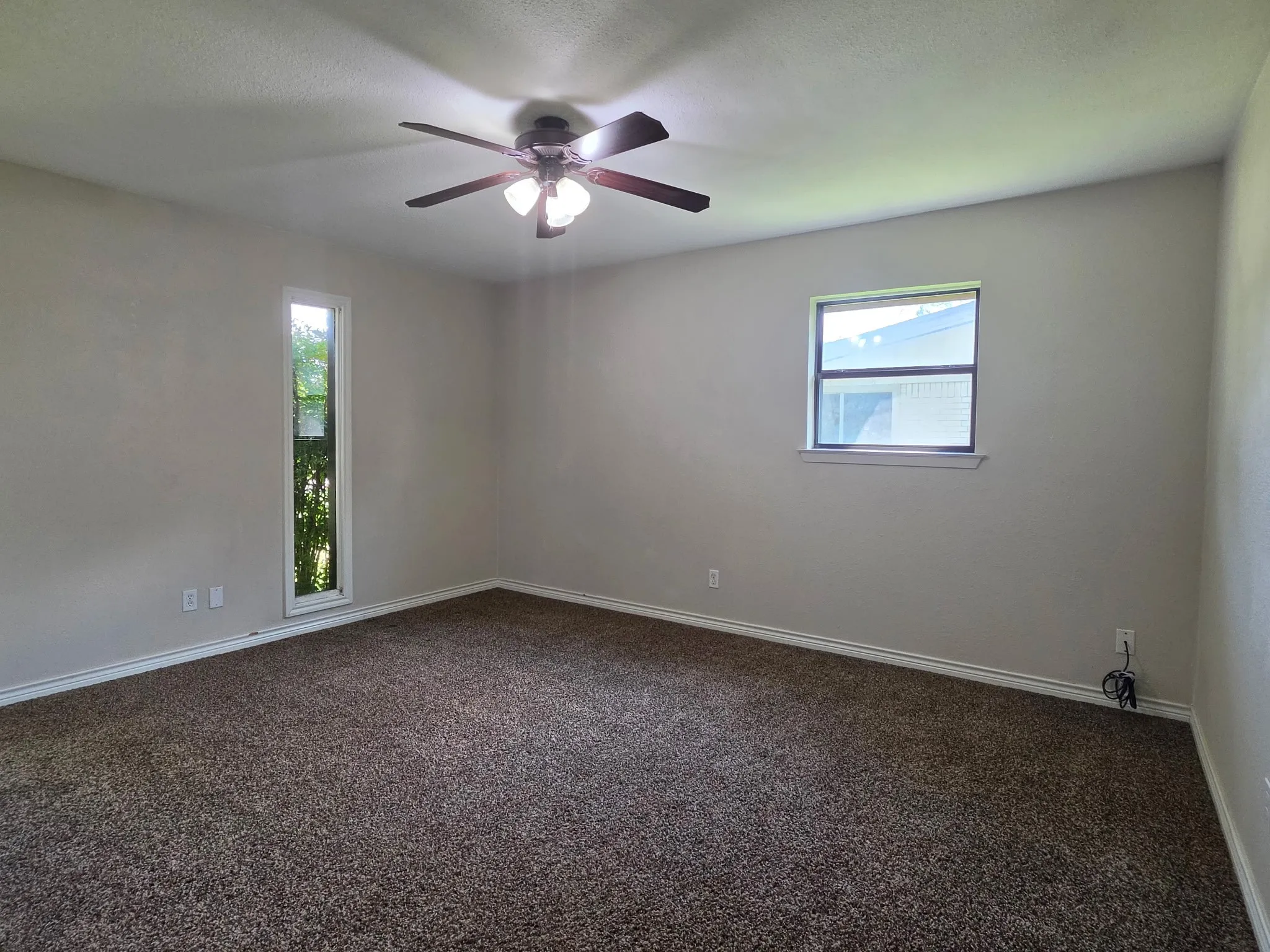 Single Family Residence For Sale in Brown County , 2404 Monticello Street, Brownwood, Texas 76801, 3 Bedroom, 3 Bathroom, 2 Garage spaces, 2,499 Sqft, built in 1973, mls#21311851, Real Estate Agent in Brownwood, Homes For Sale in Brown county, Homes For Sale in Brownwood, Realtor in Brownwood Texas, Real Estate Brokerage Independent Realty Texas, Luminita Cordes Realtor