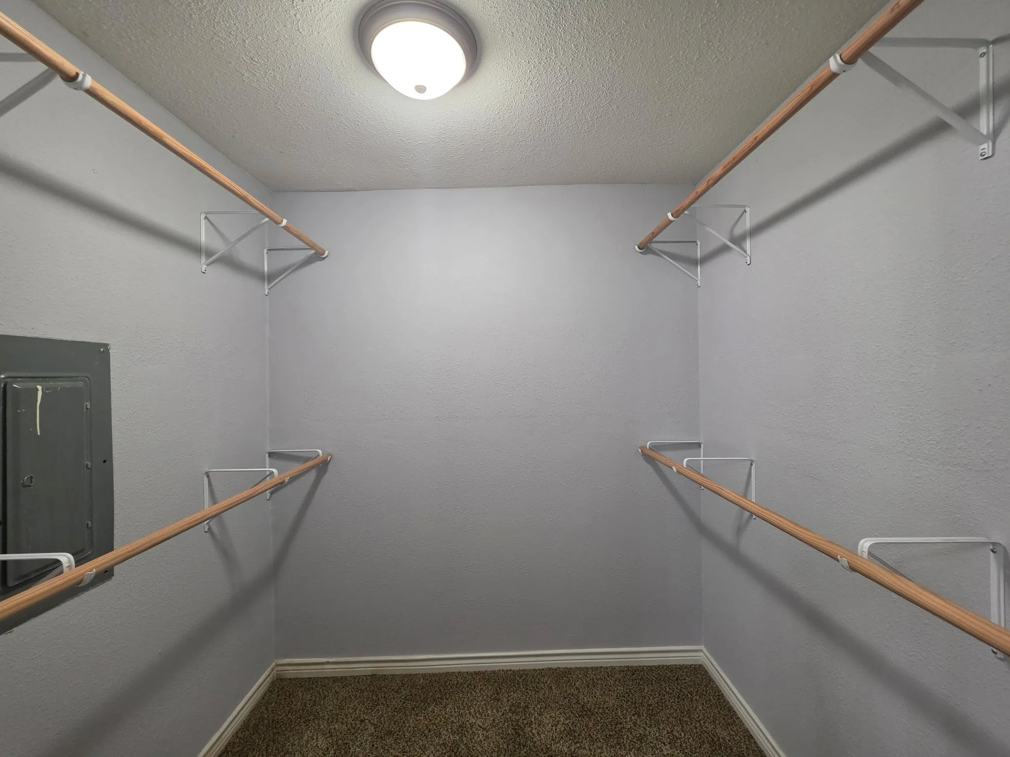 Single Family Residence For Sale in Brown County , 2404 Monticello Street, Brownwood, Texas 76801, 3 Bedroom, 3 Bathroom, 2 Garage spaces, 2,499 Sqft, built in 1973, mls#21311851, Real Estate Agent in Brownwood, Homes For Sale in Brown county, Homes For Sale in Brownwood, Realtor in Brownwood Texas, Real Estate Brokerage Independent Realty Texas, Luminita Cordes Realtor